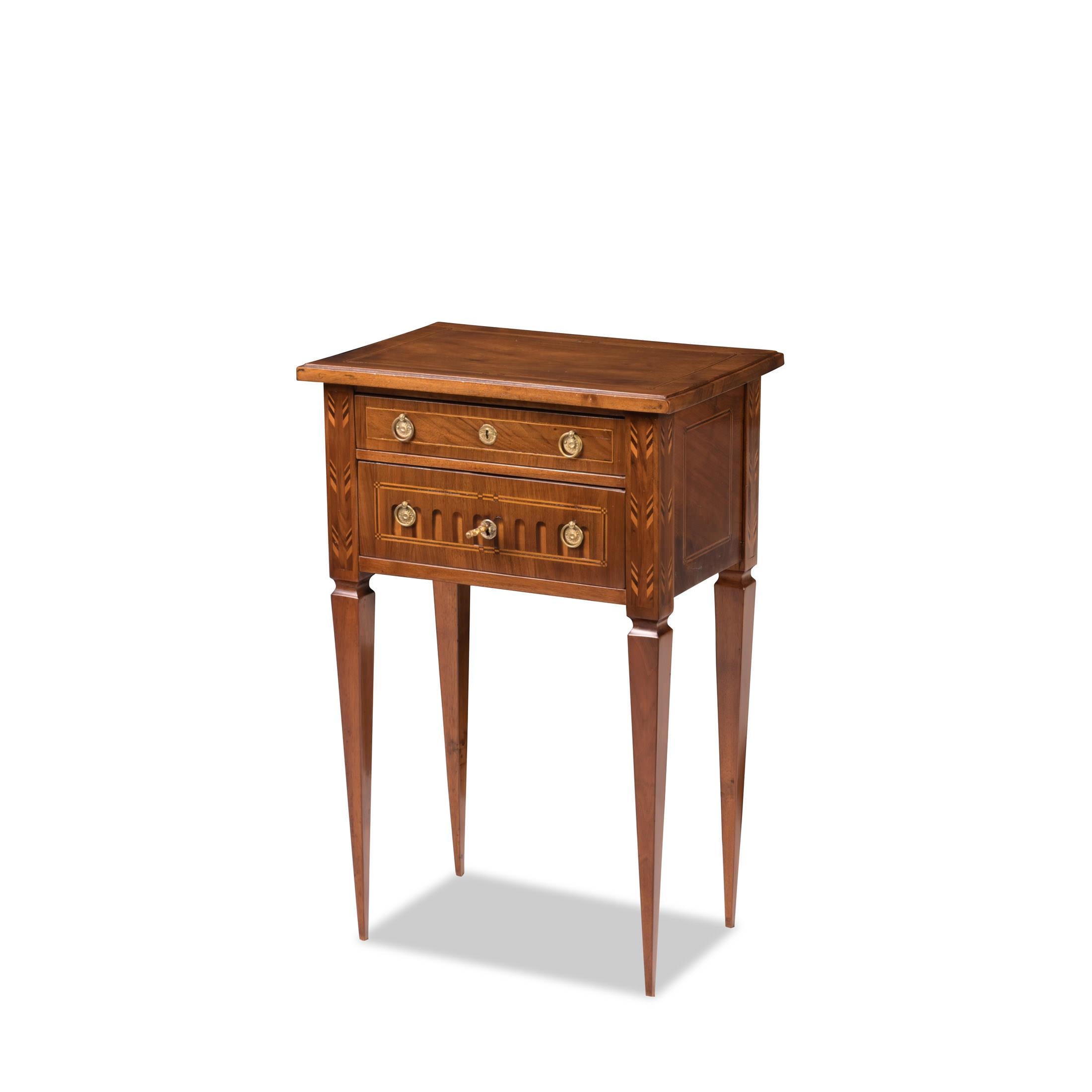 Empire-Beistelltisch mit Schubladen, Westphalia, ca. 1780/90, Nussbaum, Ahorn, Rosenholz im Angebot 1