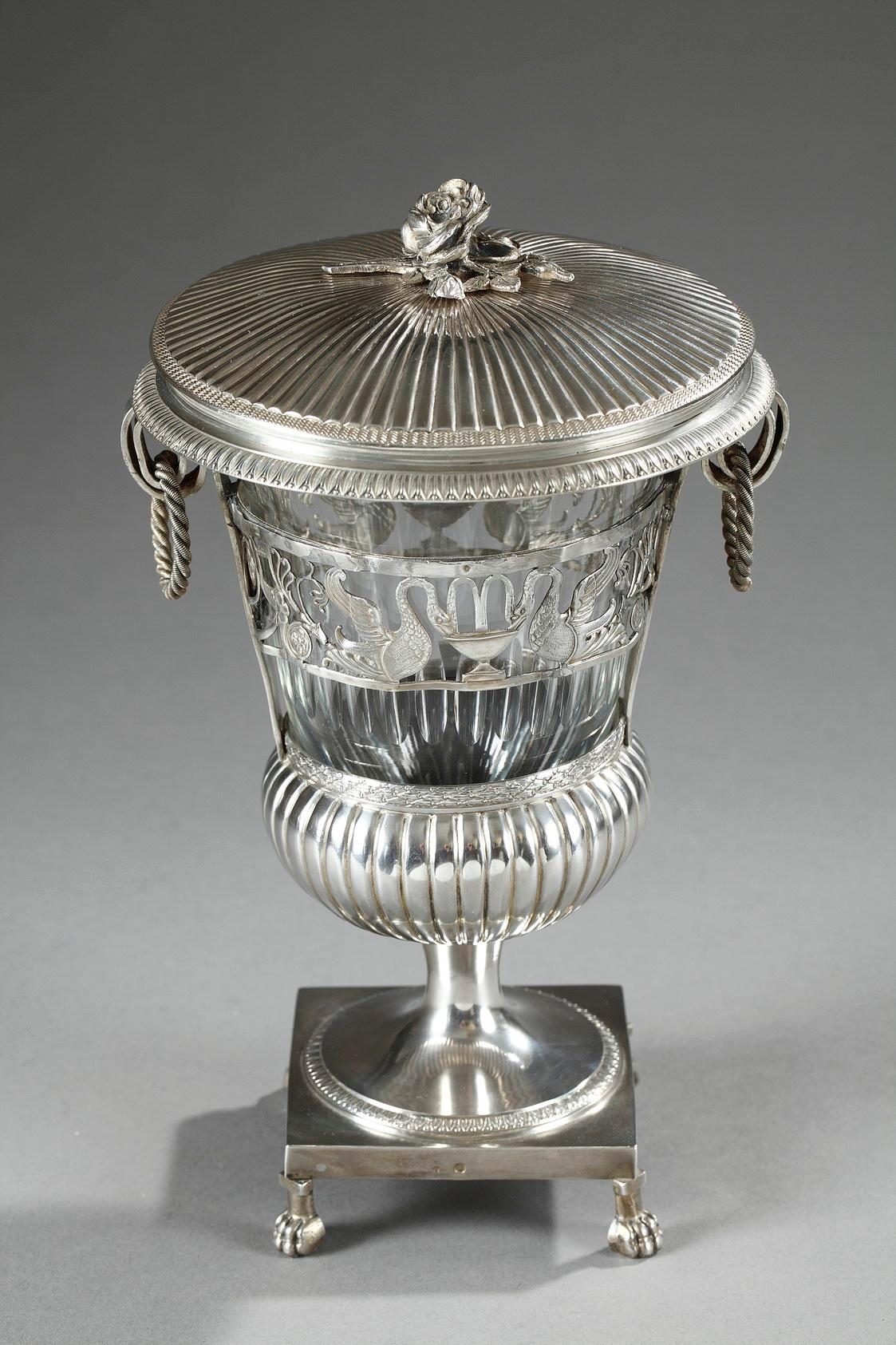 Empire Silver and Crystal Sweetmeat Basket In Good Condition In Paris, FR
