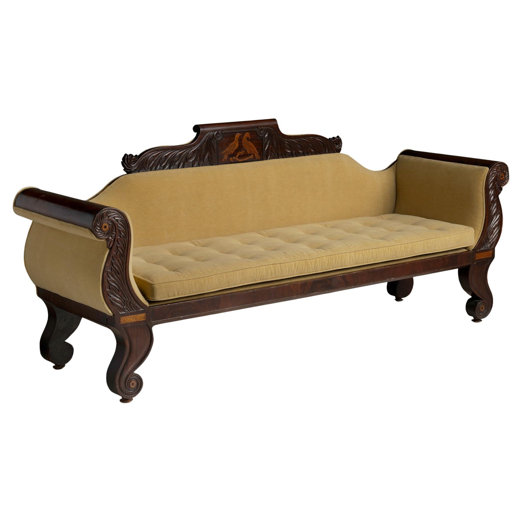 Empire Sofa, America circa 1880 en vente
