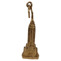 Ciondolo Charm Empire State Building New York in oro giallo 14K