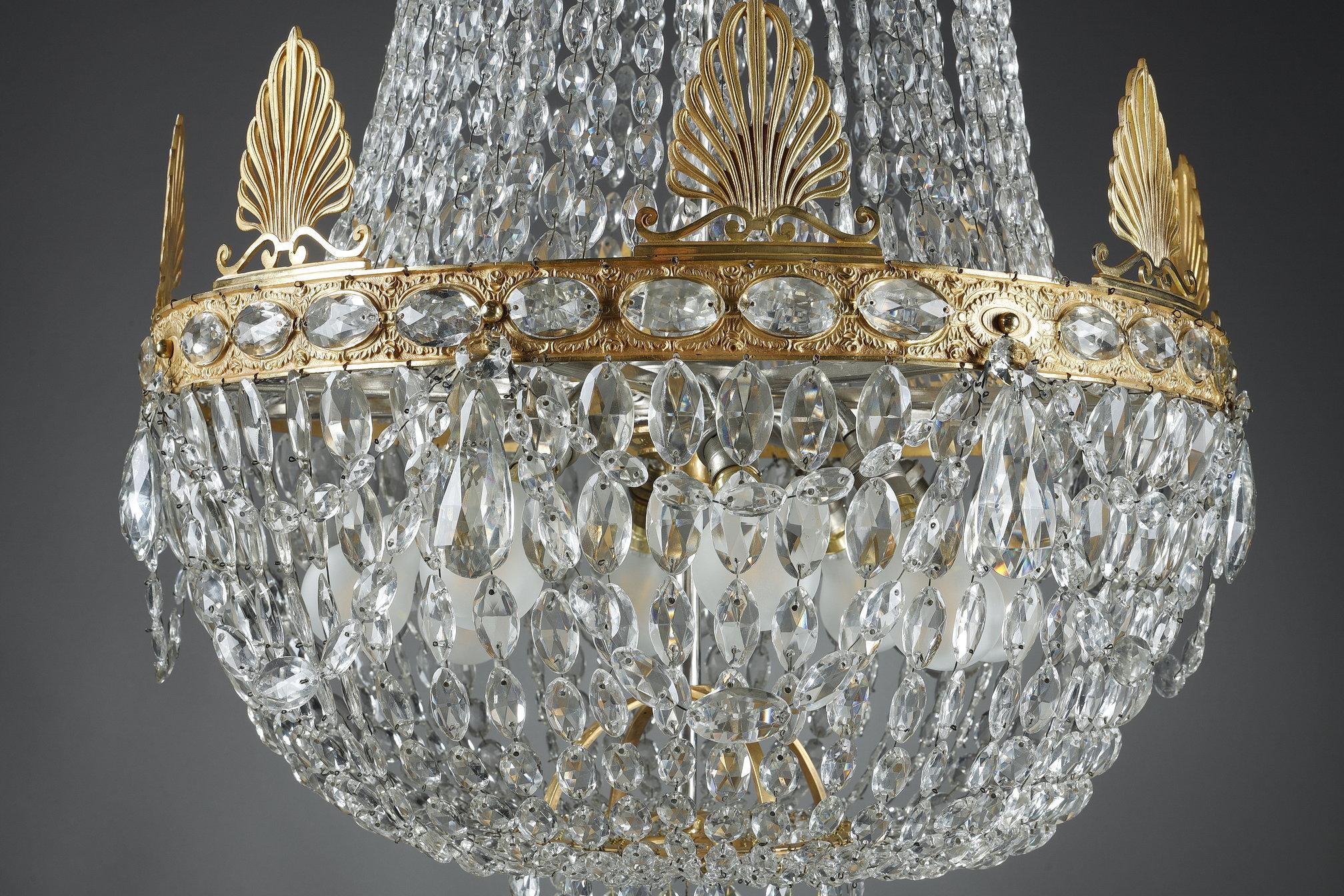 Lampadario a palloncino in stile impero con pendenti in vendita 2