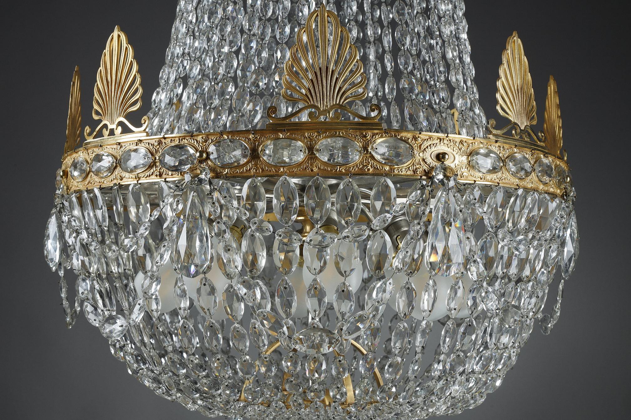 Lampadario a palloncino in stile impero con pendenti in vendita 3