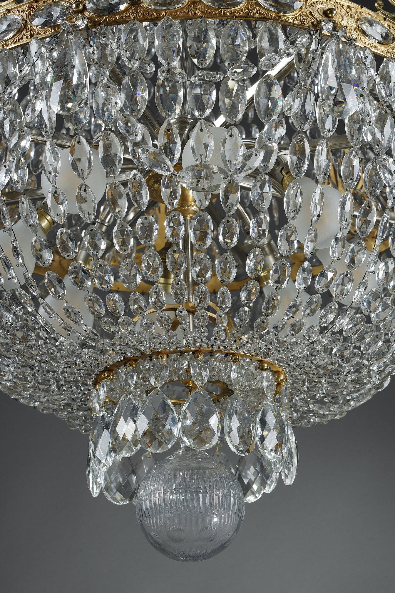 Lampadario a palloncino in stile impero con pendenti in vendita 7