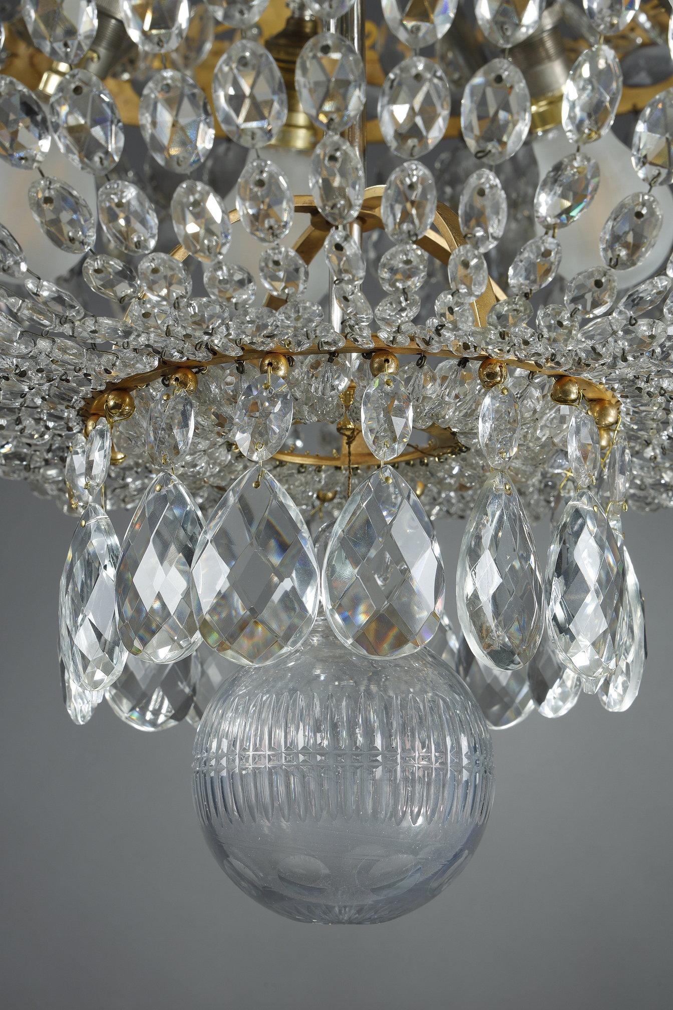 Lampadario a palloncino in stile impero con pendenti in vendita 9