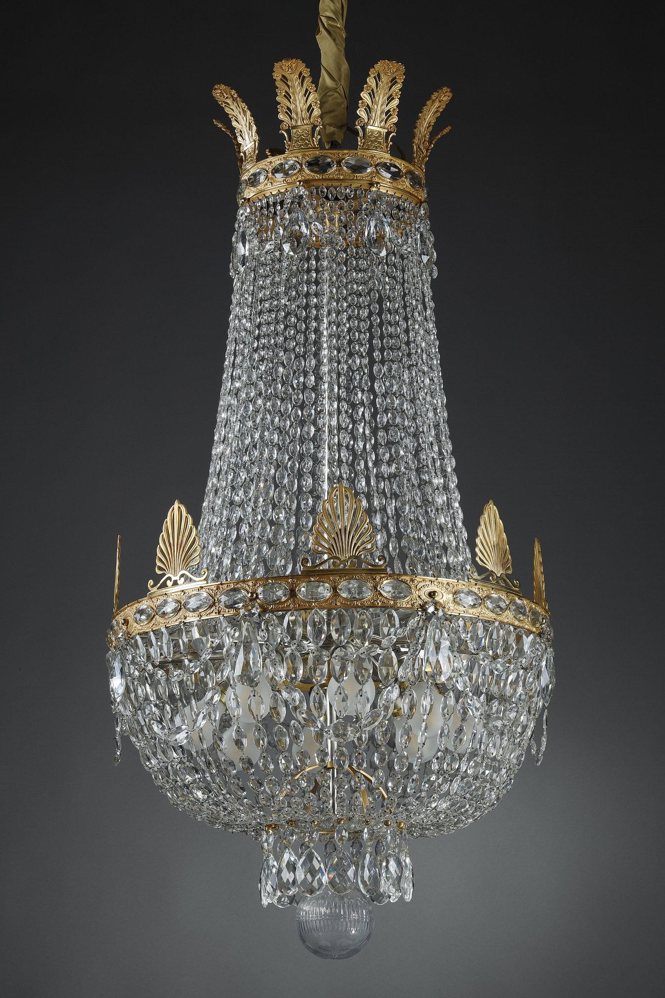 Stile impero Lampadario a palloncino in stile impero con pendenti in vendita