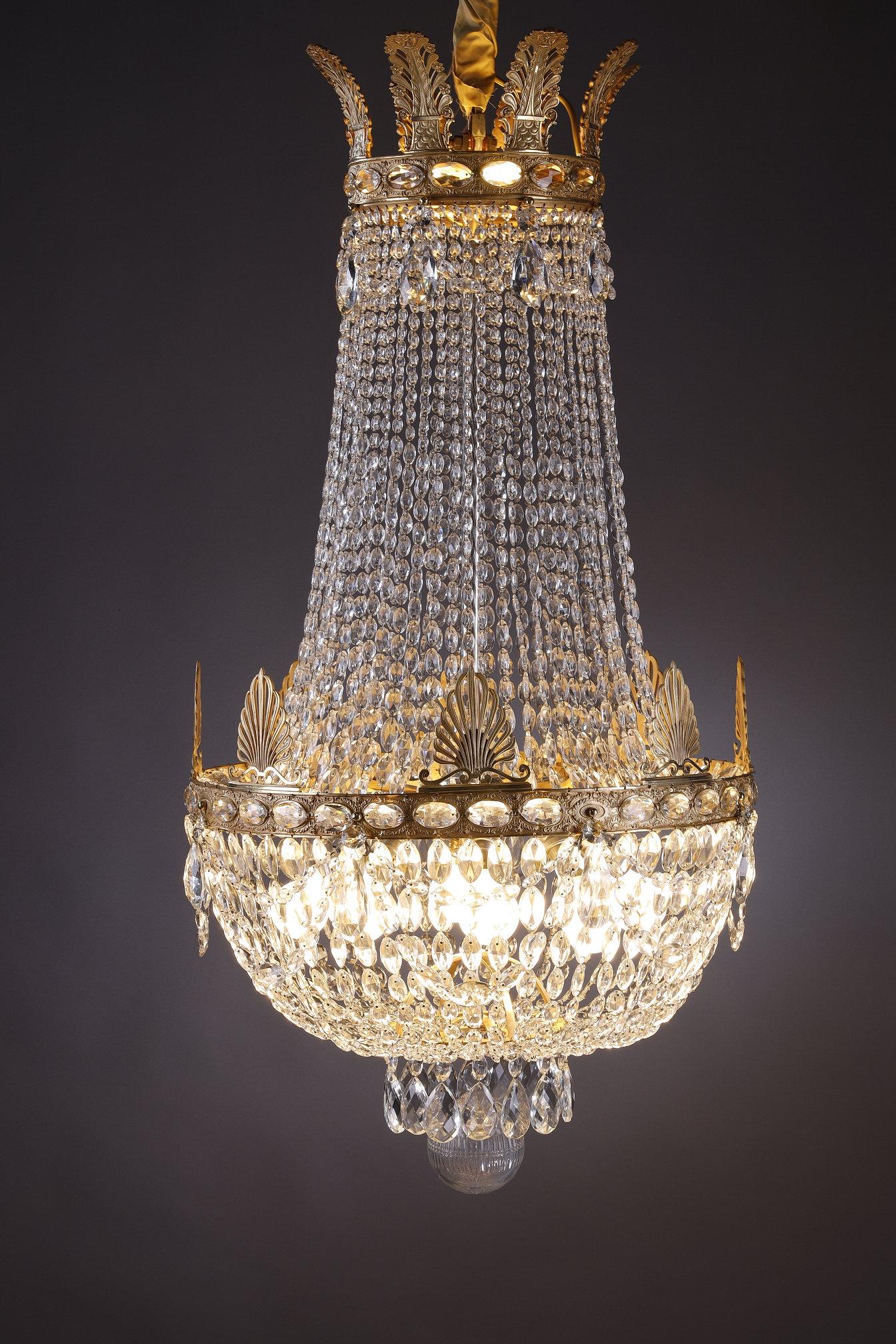 Fine XIX secolo Lampadario a palloncino in stile impero con pendenti in vendita