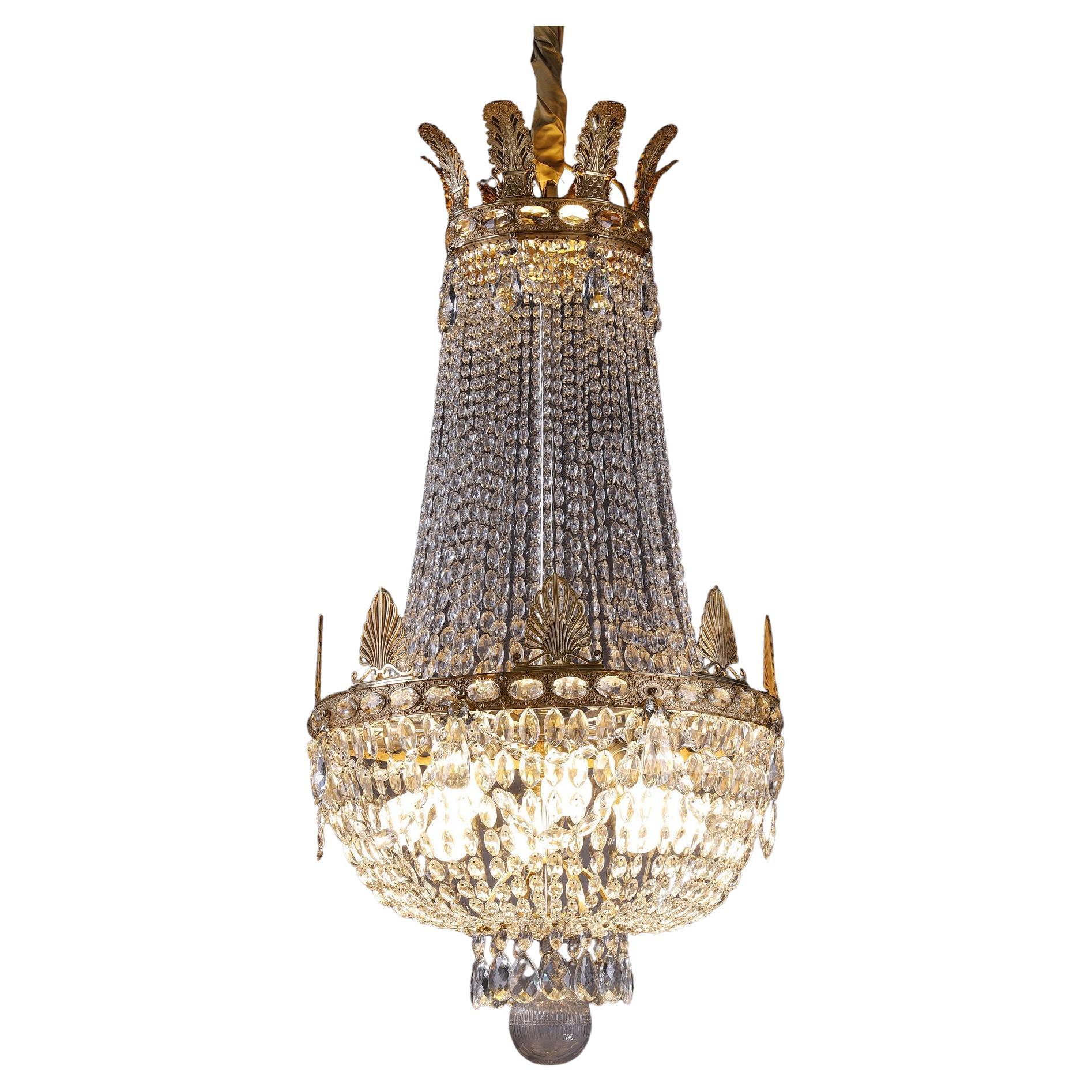 Lampadario a palloncino in stile impero con pendenti in vendita