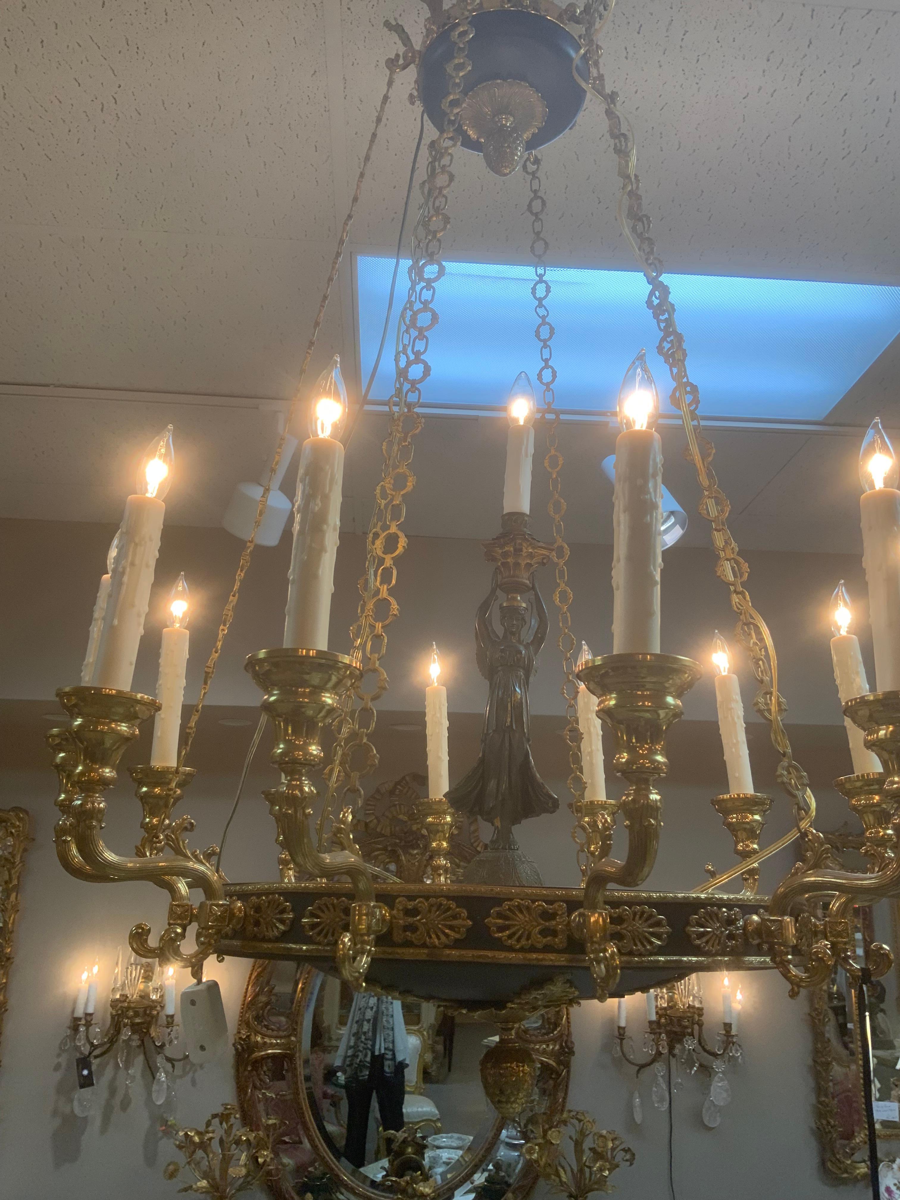 Lampadario in stile impero in smalto nero e ottone dorato in vendita 2