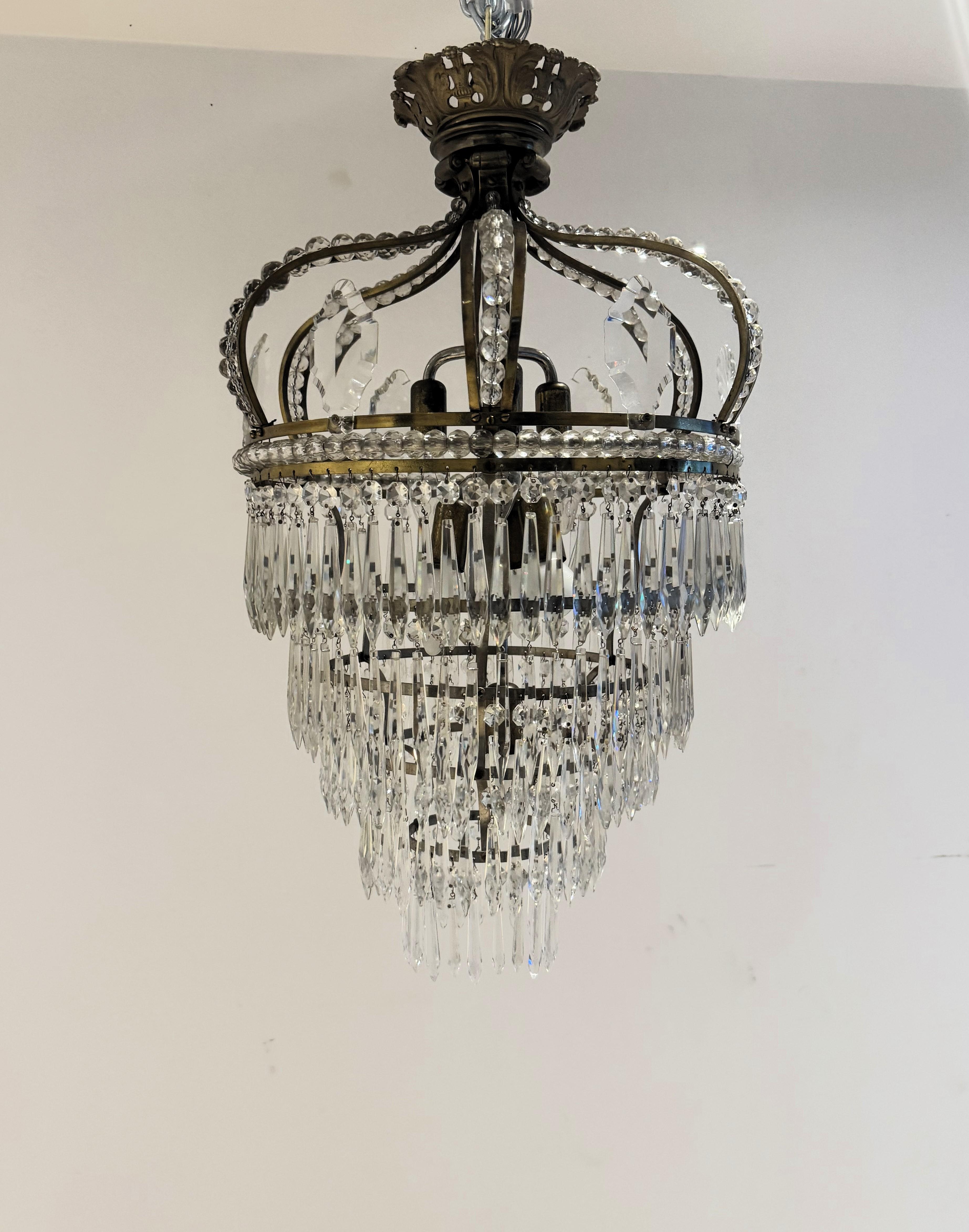 Empire Style Bronze, Brass and Cut Crystal chandelier, France ca. 1950 In Fair Condition For Sale In Merida, Yucatan