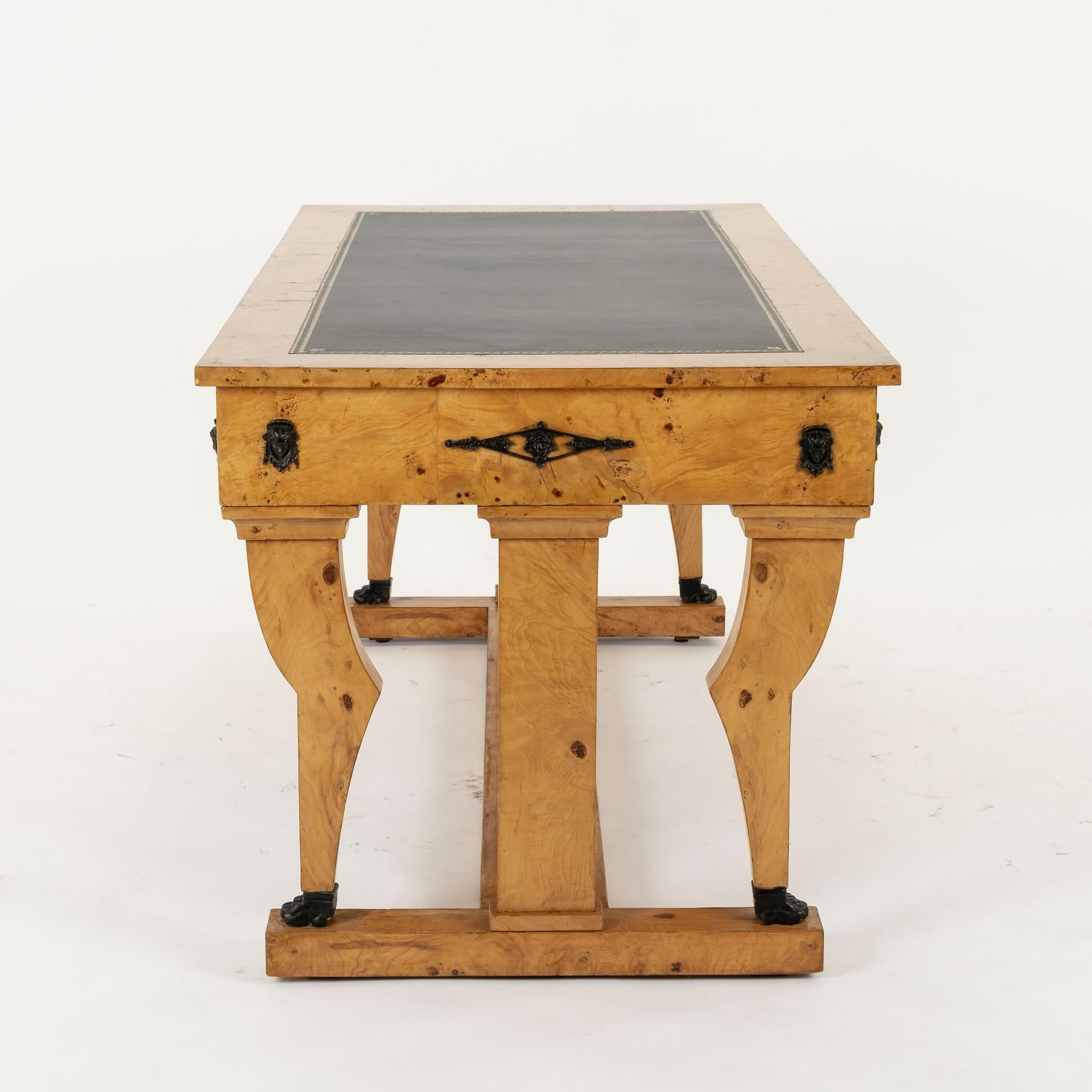 Schreibtisch aus Wurzelholz im Empire-Stil im Zustand „Gut“ im Angebot in Houston, TX