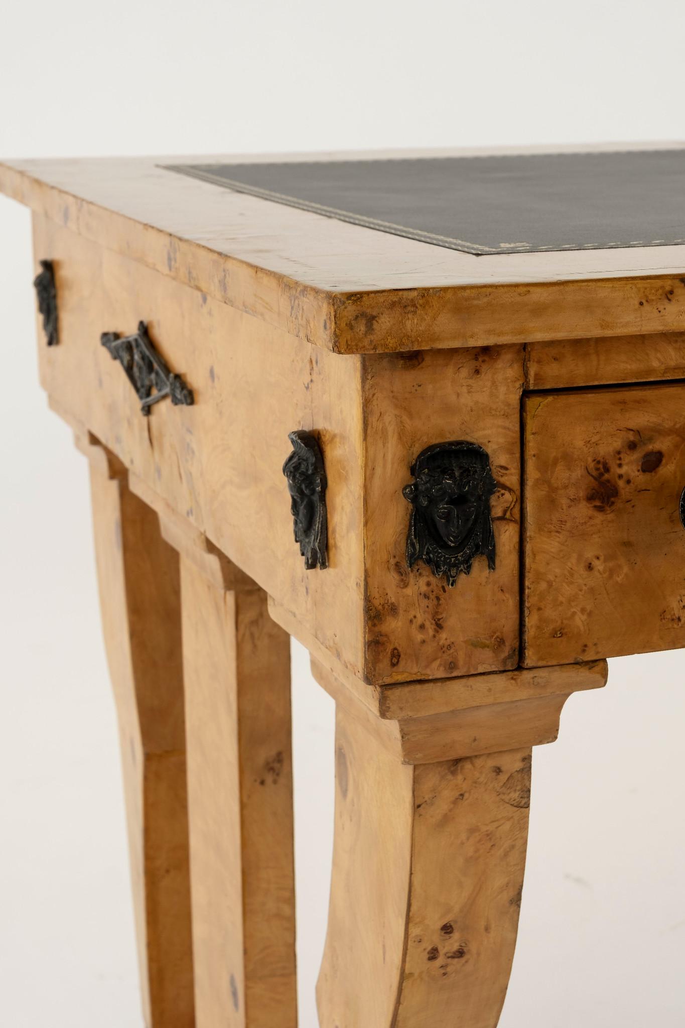 Schreibtisch aus Wurzelholz im Empire-Stil (Leder) im Angebot