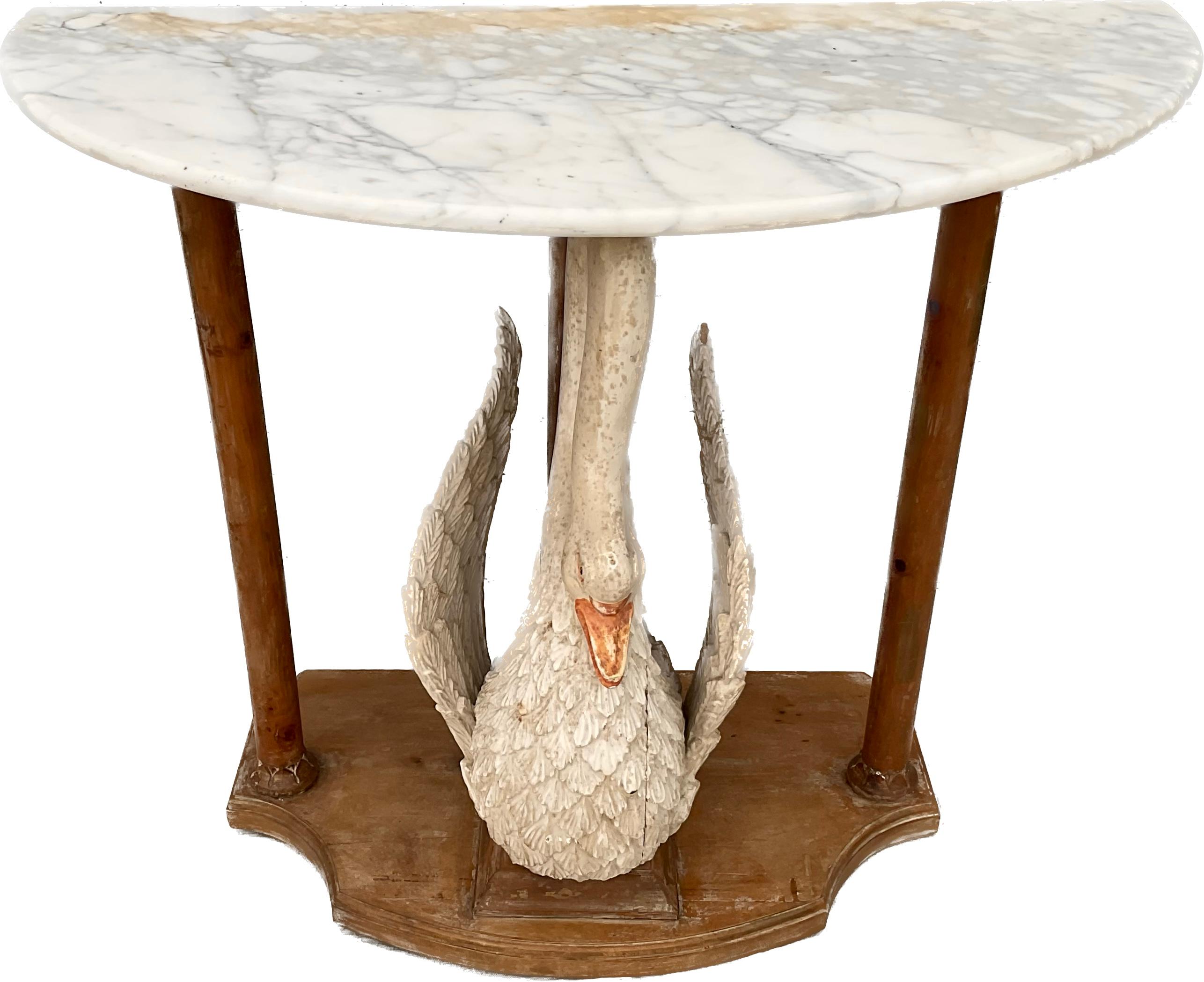 20ième siècle Table console à plateau en marbre sculpté de style Empire et Swan en vente