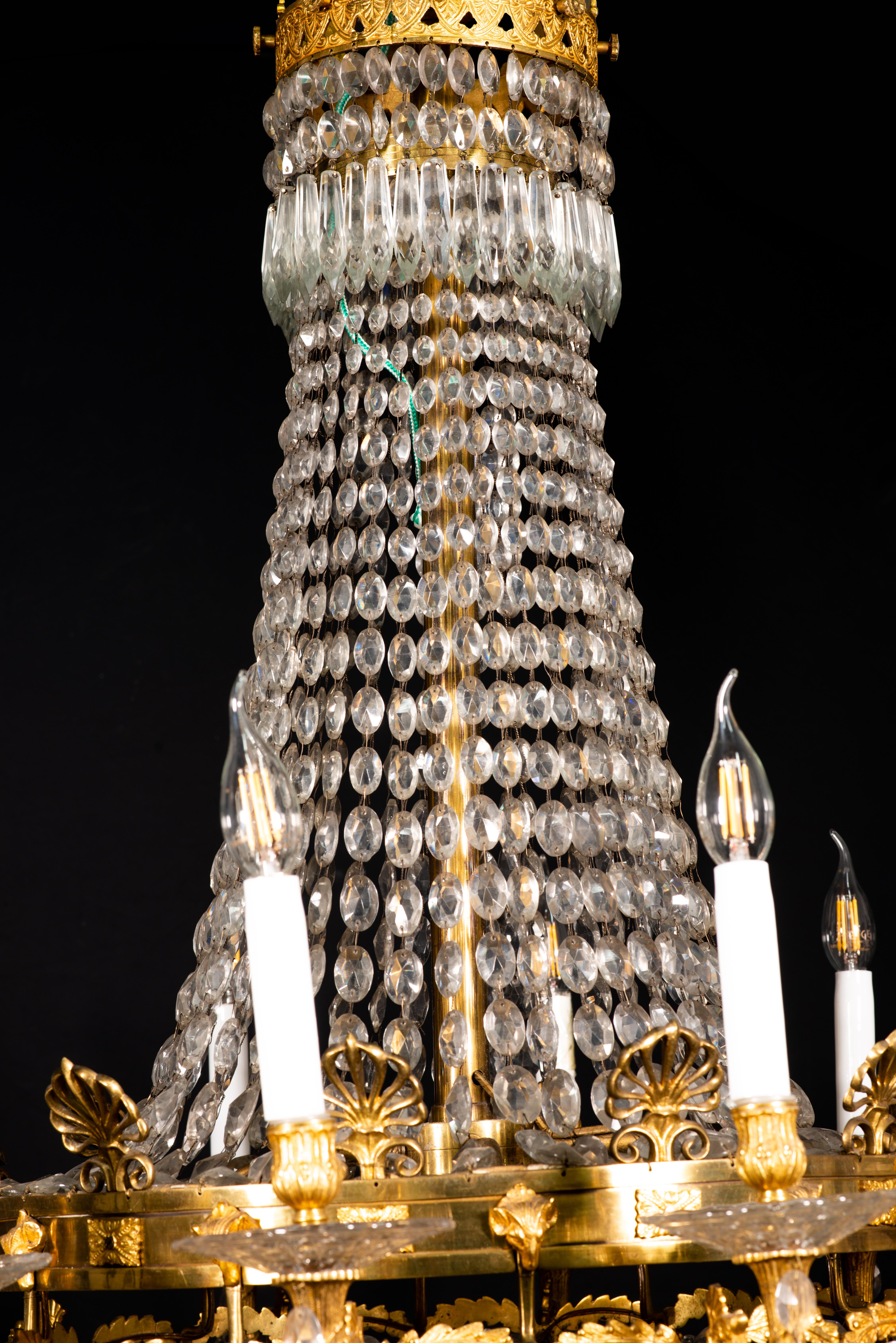 Deckenleuchte im Empire-Stil. Bronze und Glas. 19. Jahrhundert. (Europäisch) im Angebot
