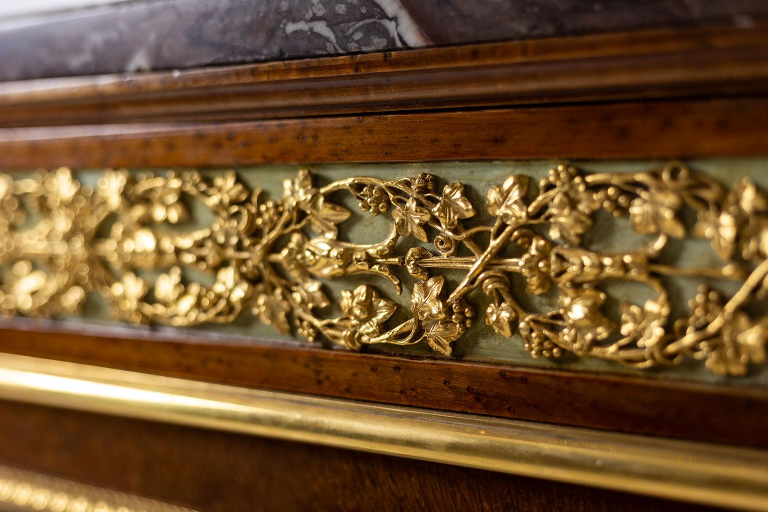 Empire style chest of drawers in lacquer, bronze and marble. Nineteenth century. 5