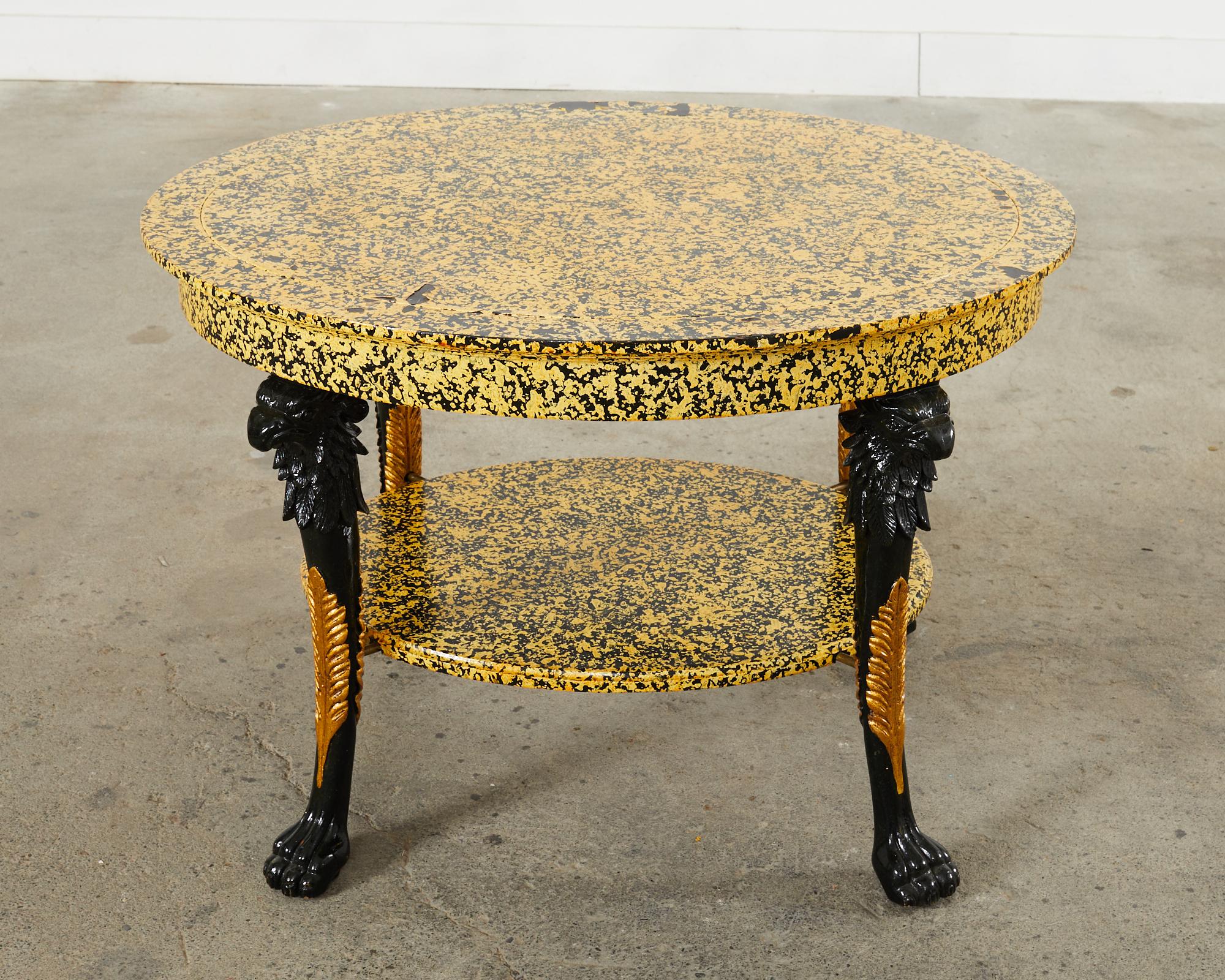 Mexicain Table basse de style Empire laquée par Ira Yeager en vente