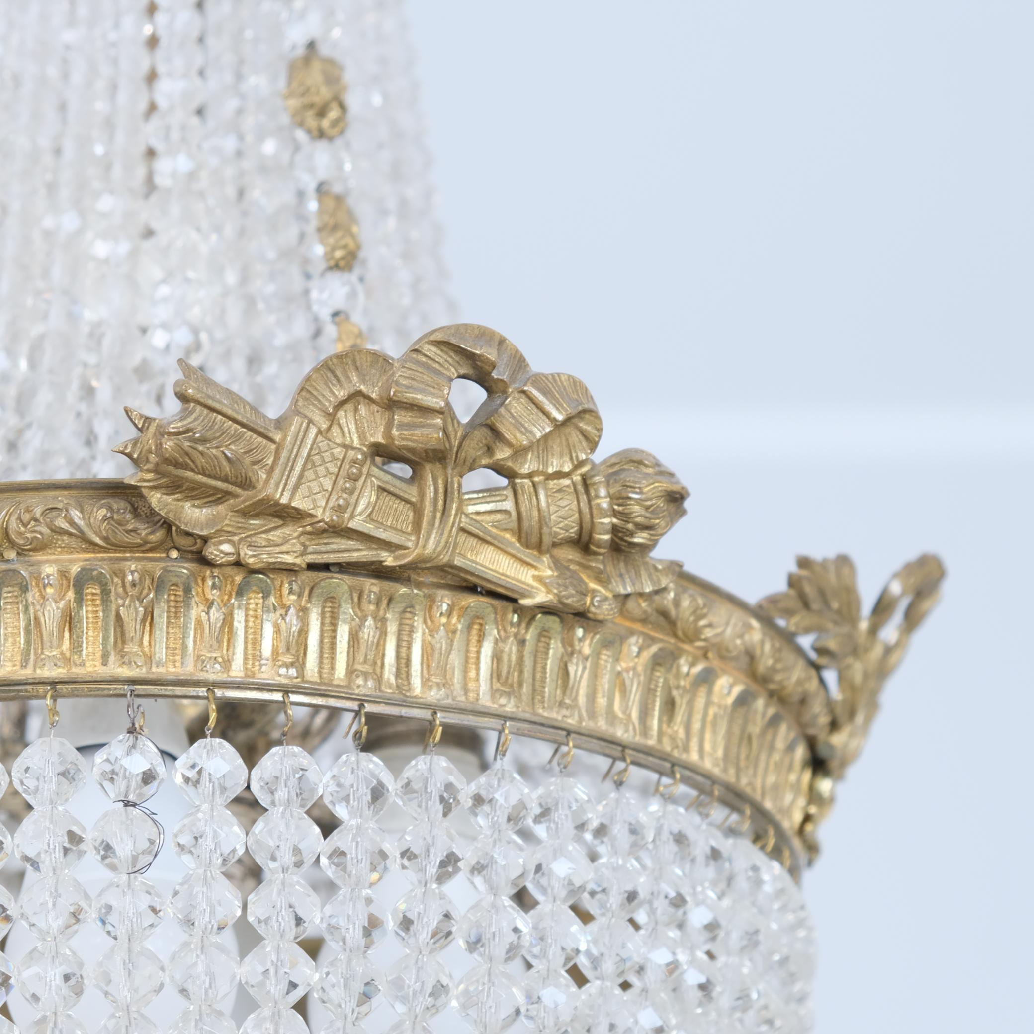 Araña de cristal estilo Imperio, corona de laurel, llama y flechas, finales del siglo XIX Metal en venta