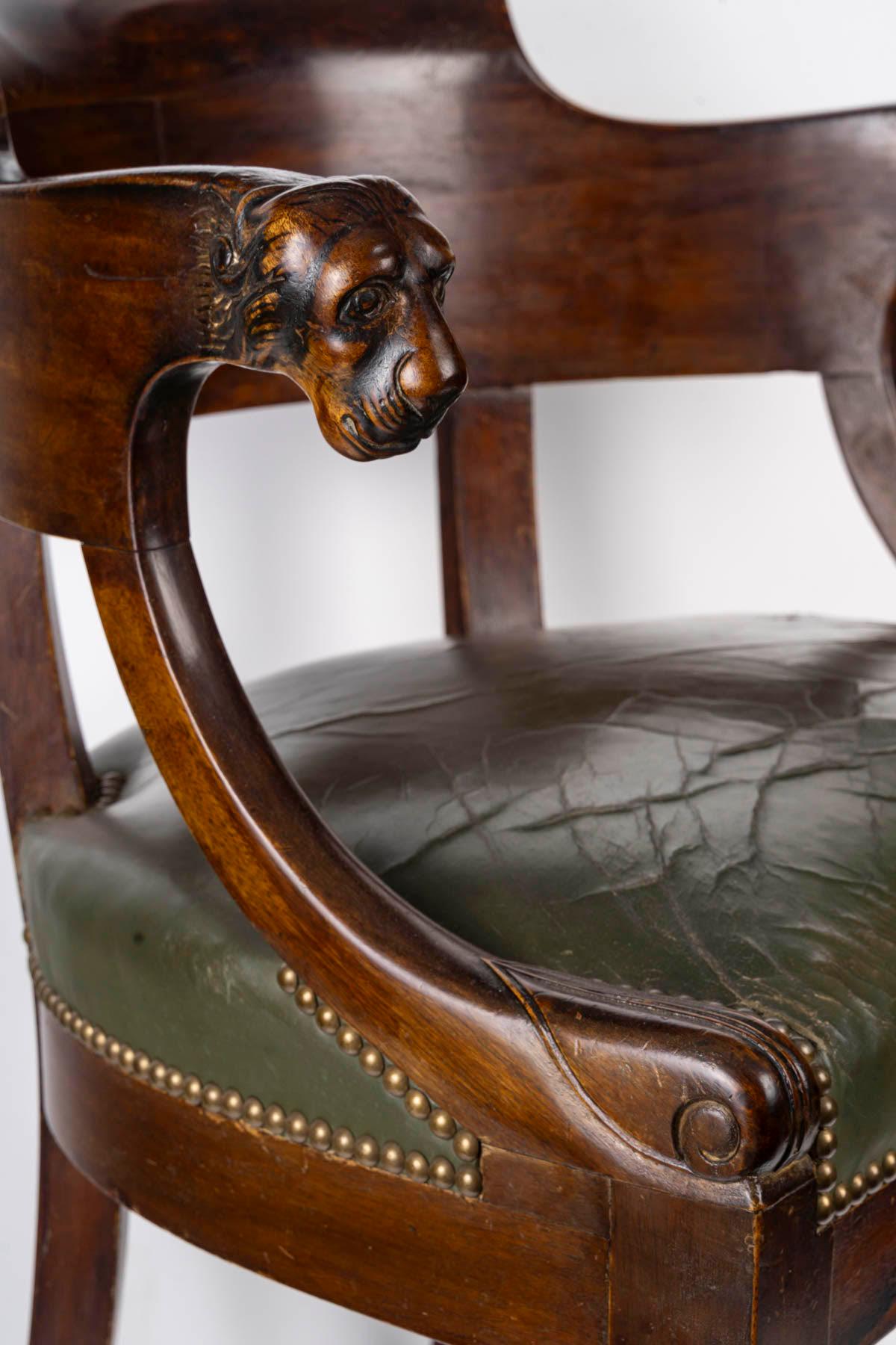 Sillón de escritorio estilo Imperio, Siglo XIX. Patinado