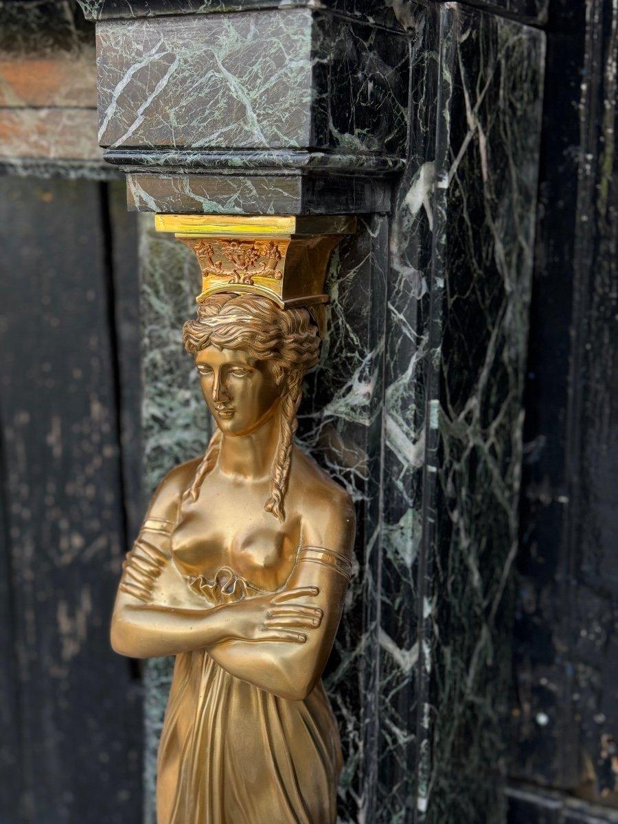 Kamin im Empire-Stil aus antikem grünem Marmor und vergoldeter Bronze im Angebot 7