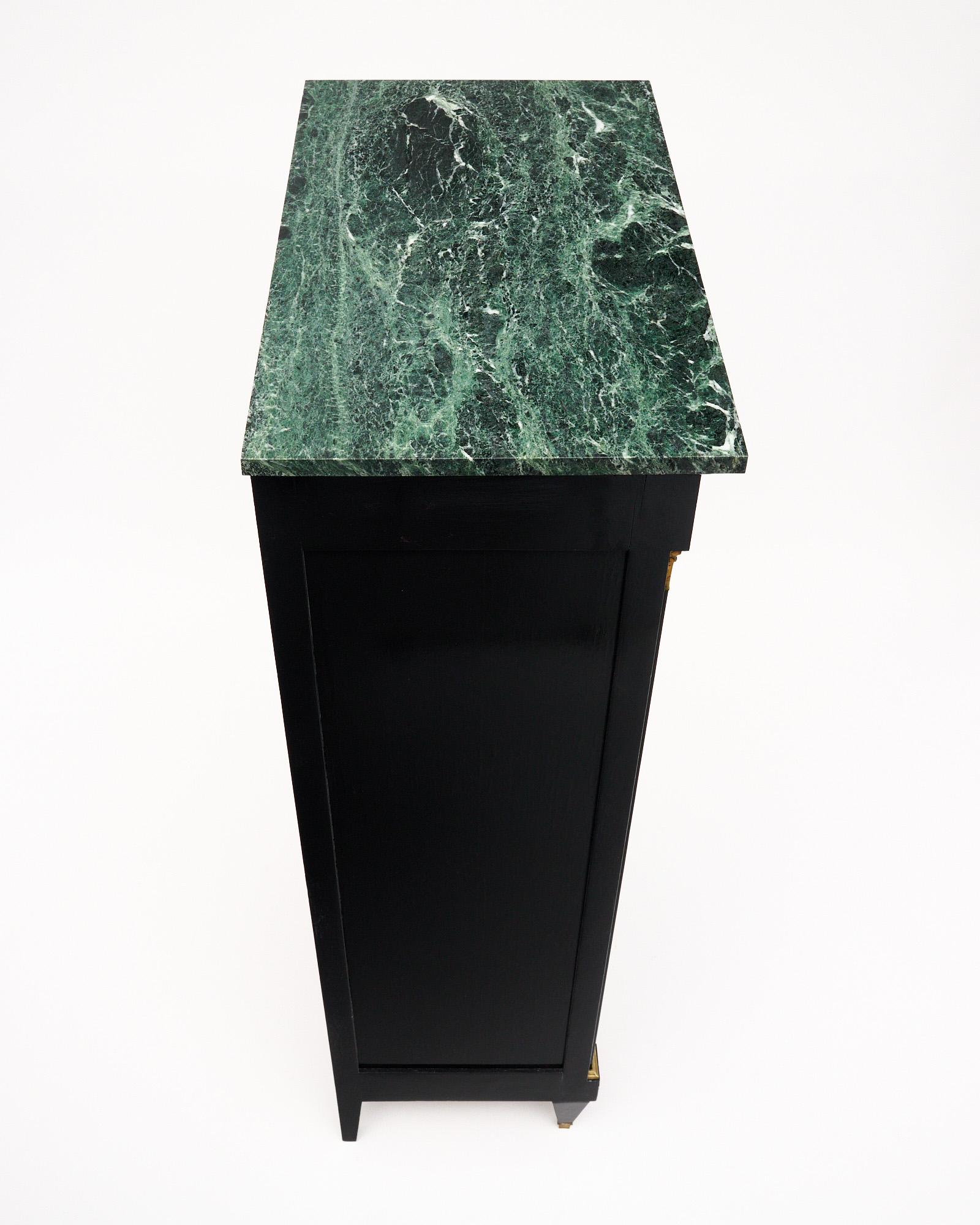 Ottone Chiffoniere francese in stile impero in vendita
