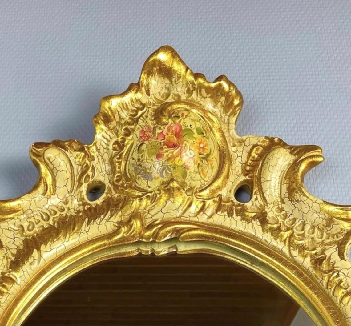 Français Miroir français de style Empire avec cadre en porcelaine dorée, années 1950 en vente