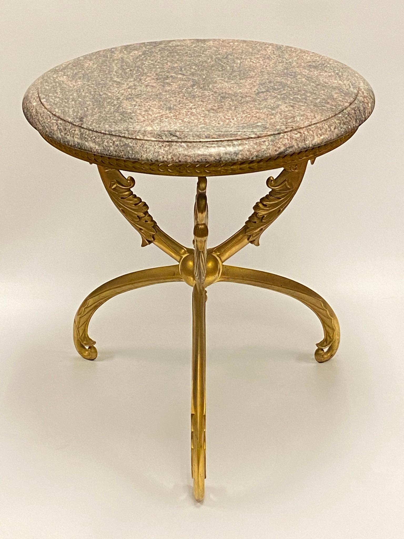 Guéridon de style Empire en bronze doré Bon état - En vente à New York, NY
