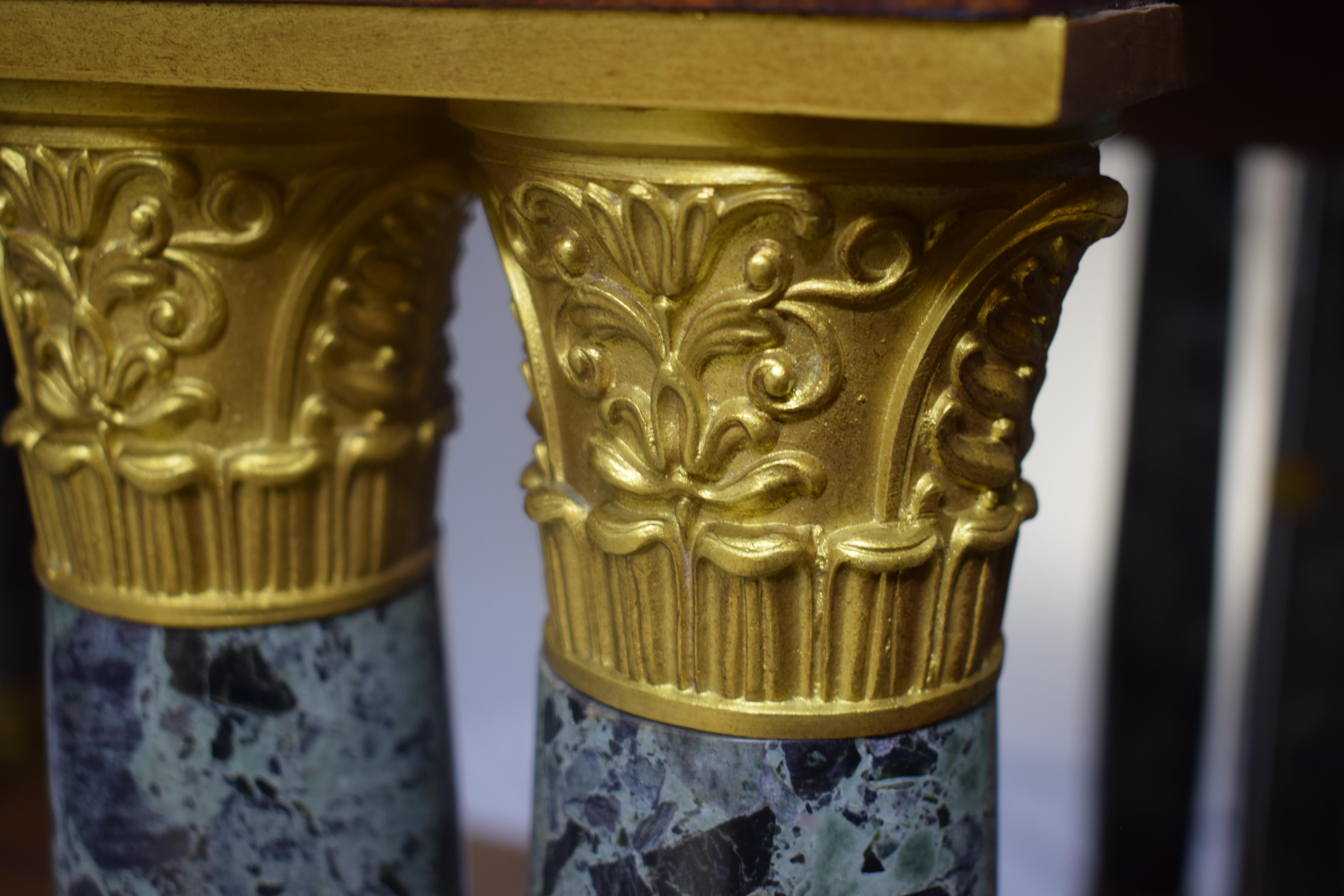 Marbre Table console de style Empire à plateau en marbre vert en vente