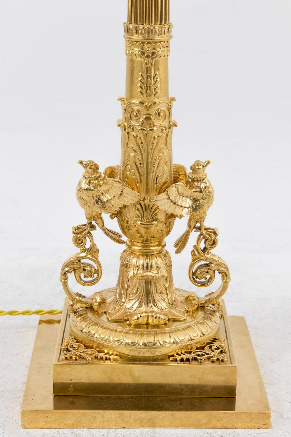 Bronze Lampe de style Empire en bronze doré:: années 1950 en vente