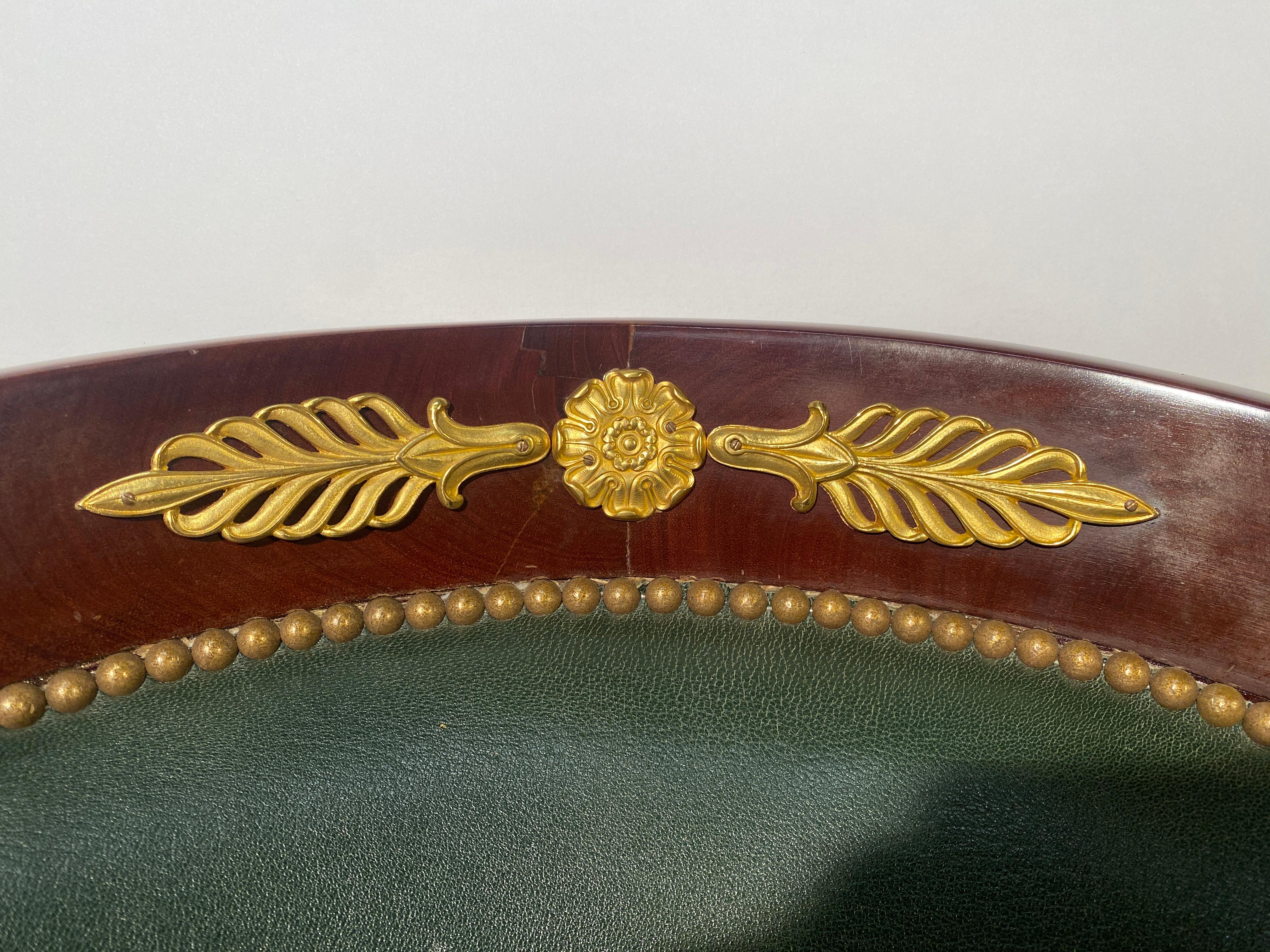 Chaise de bureau de style Empire en acajou et cuir avec décor égyptien 2