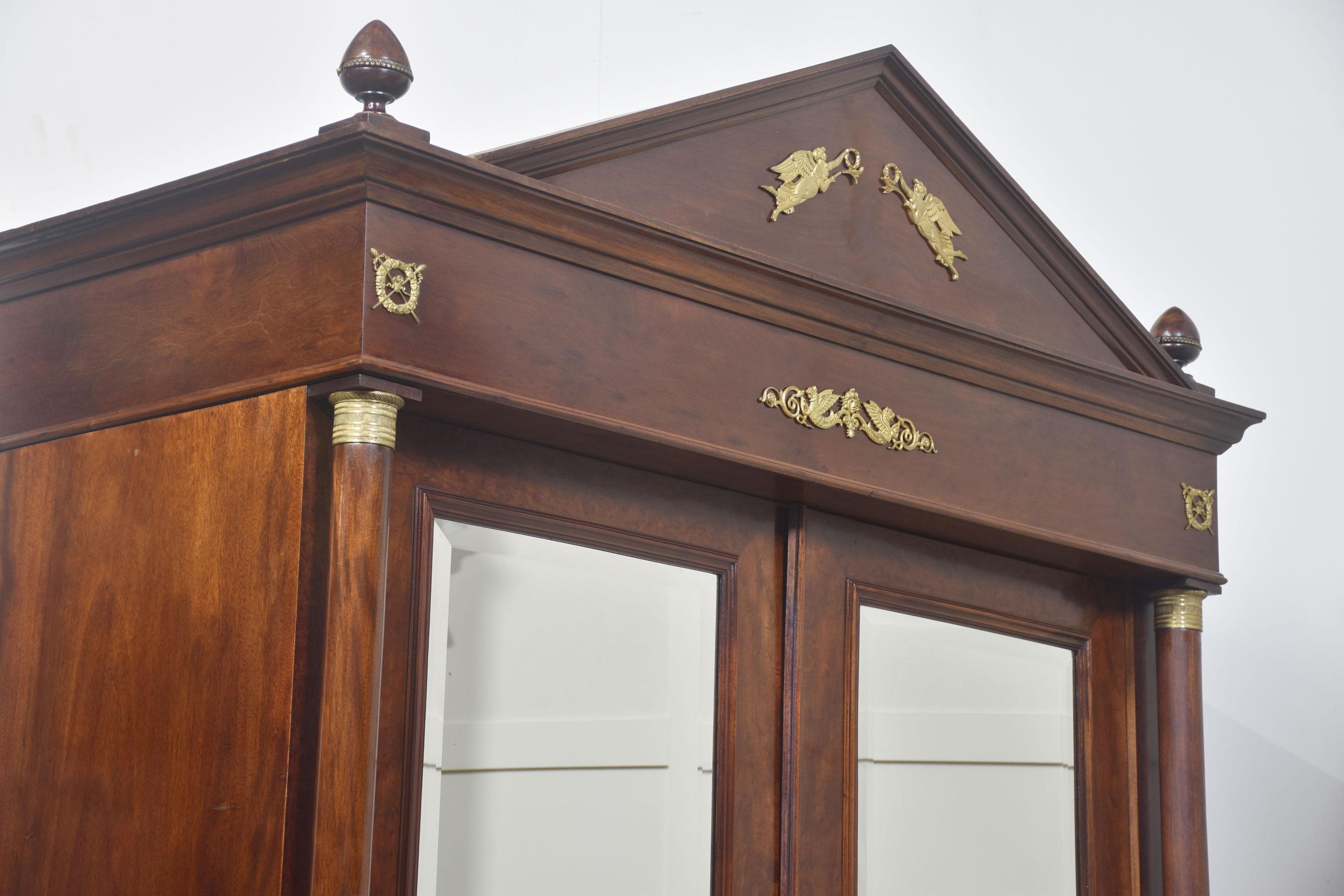 Zweitüriger Kleiderschrank im Empire-Stil aus Mahagoni im Angebot 8