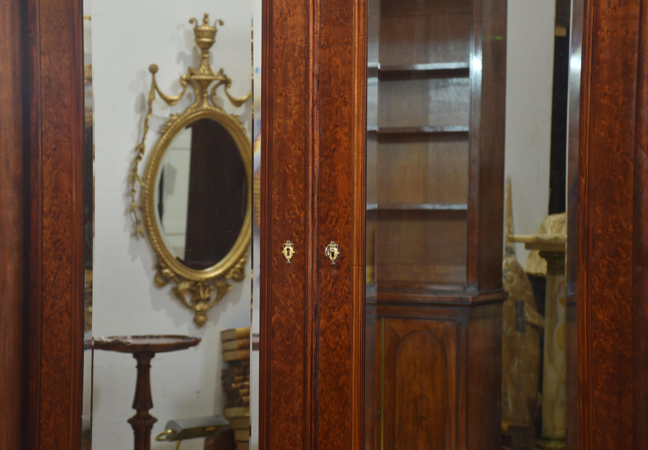 Zweitüriger Kleiderschrank im Empire-Stil aus Mahagoni im Angebot 12