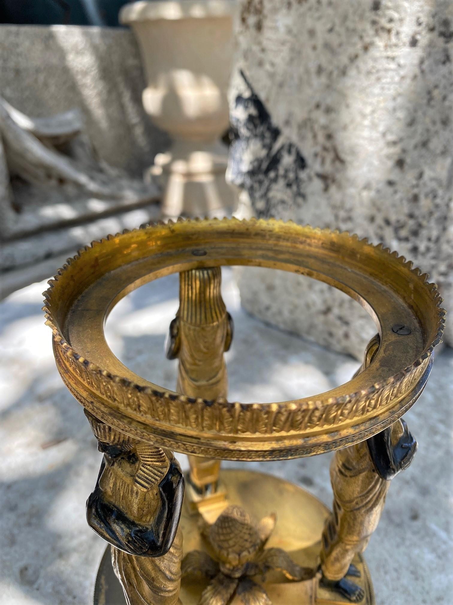 Objet de bureau décoratif de style Empire en malachite sur un socle Dor doré en bronze LA en vente 2