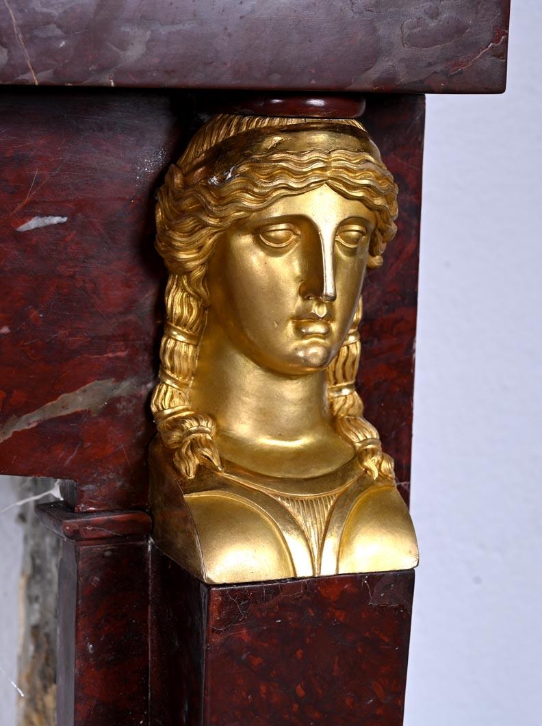 Empire style mantel in Rouge Griotte marble, bronzes ( attributed to Thomire ) For Sale 3