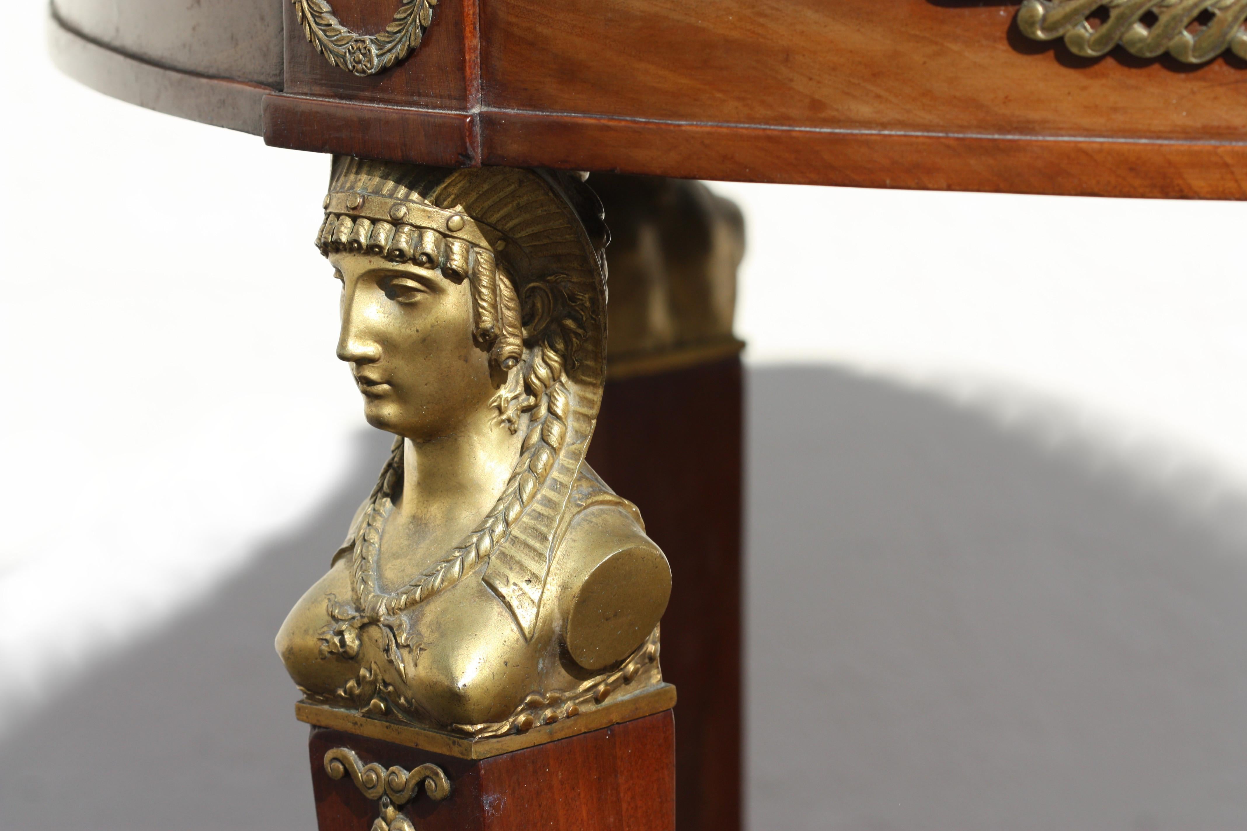 Empire-Tisch im Empire-Stil mit Goldbronze-Montierung und Mahagoni-Marmorplatte, spätes 19. Jahrhundert im Angebot 3