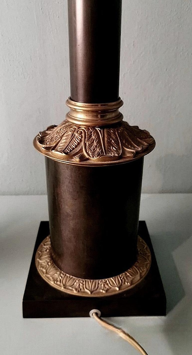 Paar italienische Säulen-Tischlampen aus Bronze und Messing im Empire-Stil 7