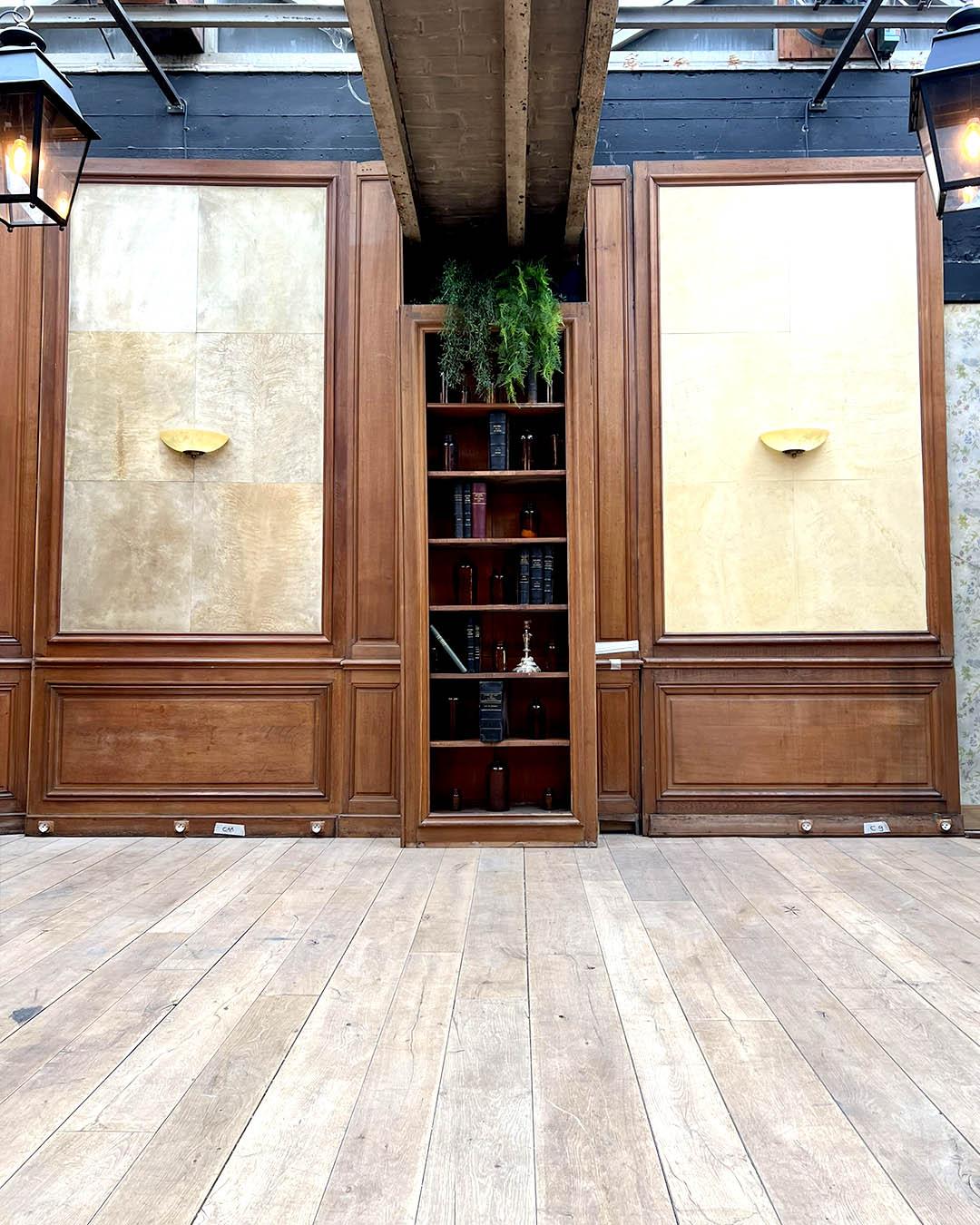 Empire Style Parisian Boiserie – 20 linear meters In Good Condition For Sale In TOURCOING, FR