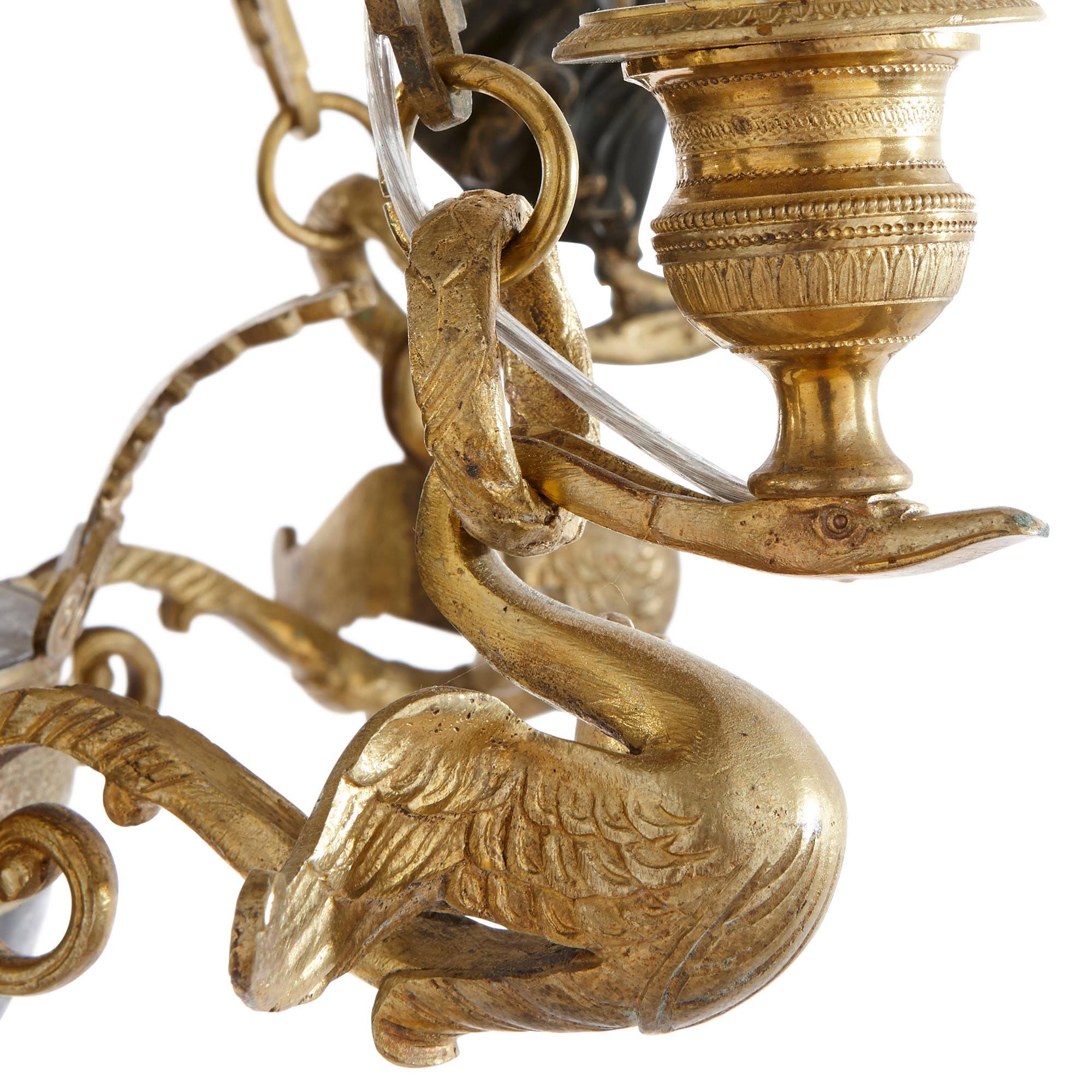 Patinierter und vergoldeter Sechs-Leuchten-Kronleuchter mit Schale, Bronze, Empire-Stil  (Französisch) im Angebot