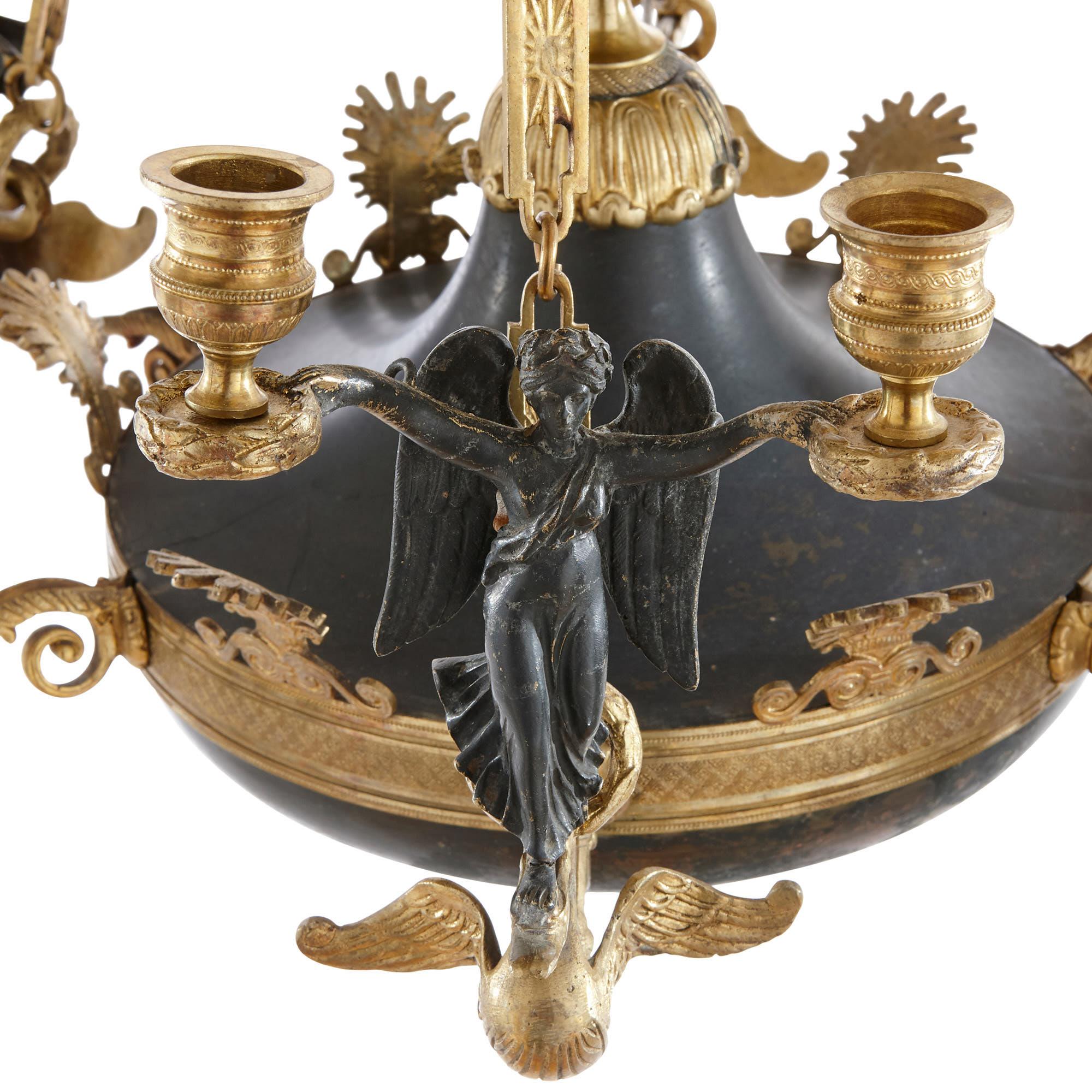 Patinierter und vergoldeter Sechs-Leuchten-Kronleuchter mit Schale, Bronze, Empire-Stil  im Zustand „Gut“ im Angebot in London, GB