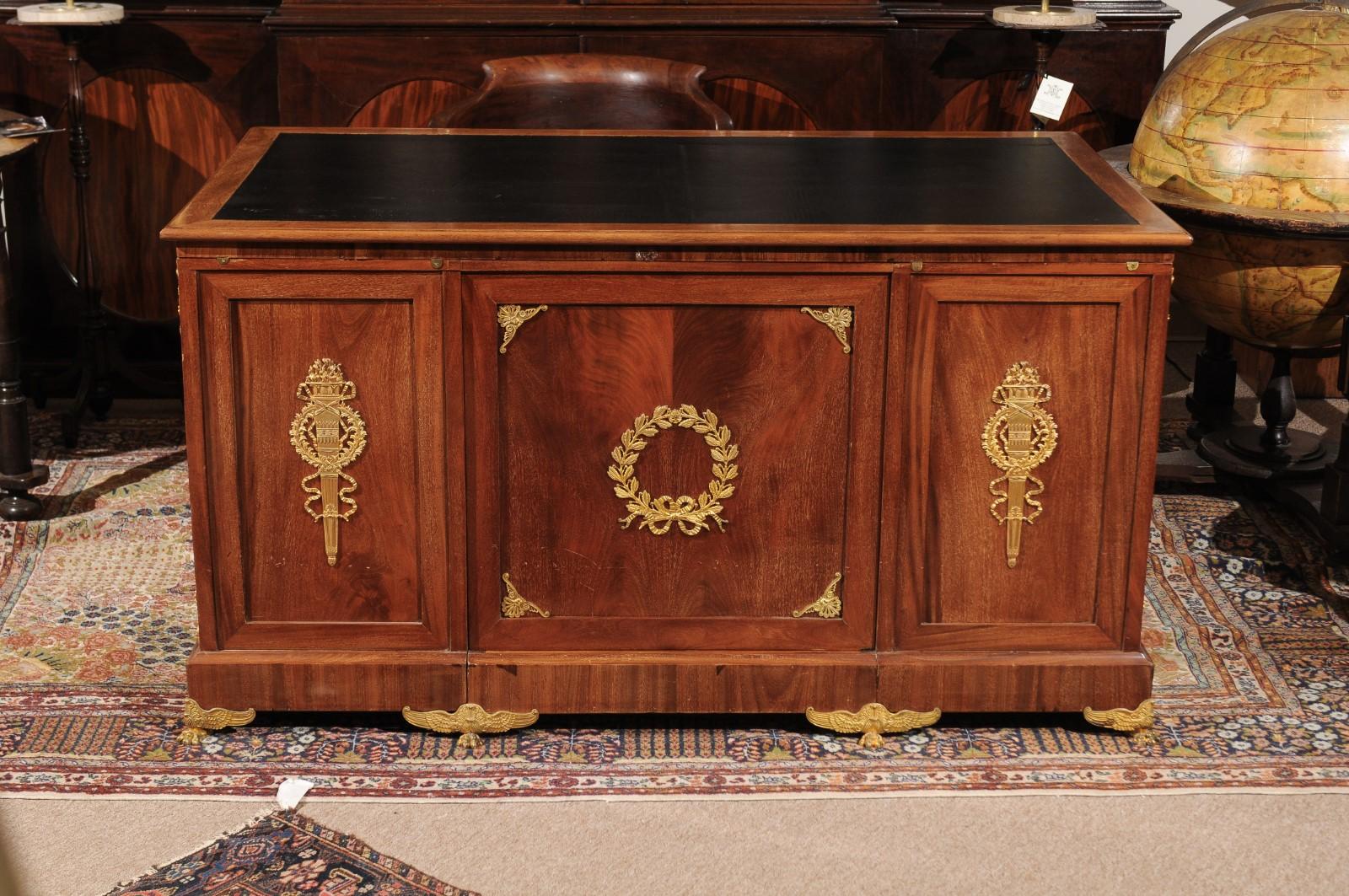 Leather Empire Style Pedestal Desk in Mahogany with Gilt Bronze Mounts, France ca. 1830 For Sale