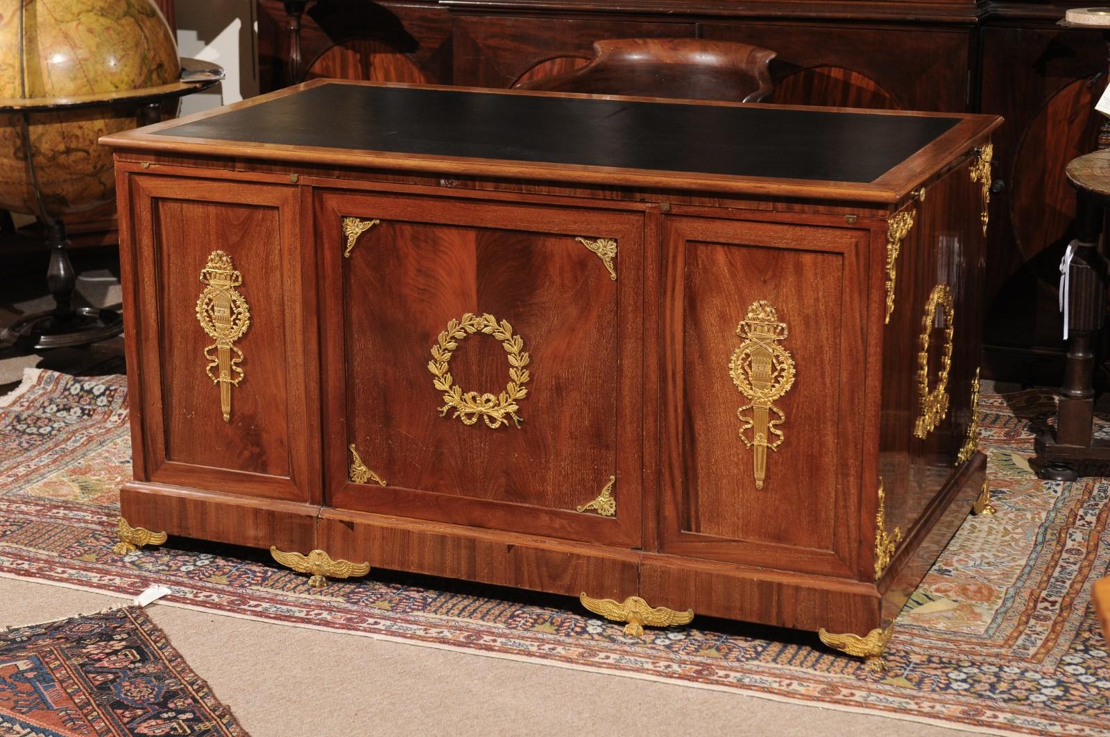 Empire Style Pedestal Desk in Mahogany with Gilt Bronze Mounts, France ca. 1830 For Sale 1