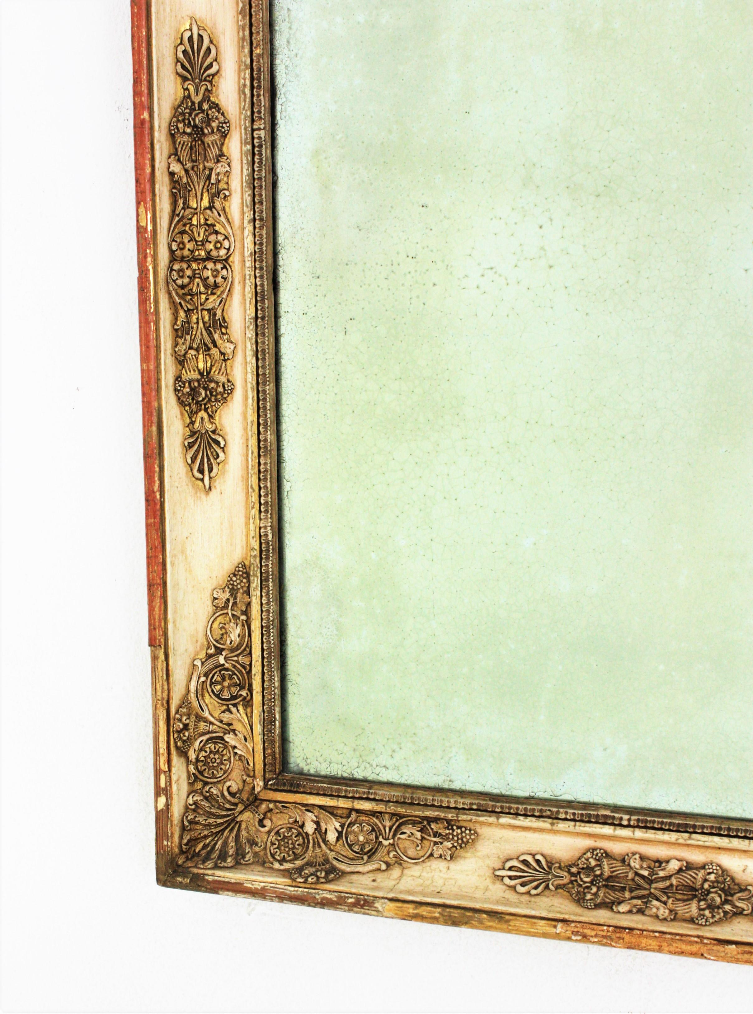 Miroir rectangulaire de style Empire en bois beige et doré en vente 1
