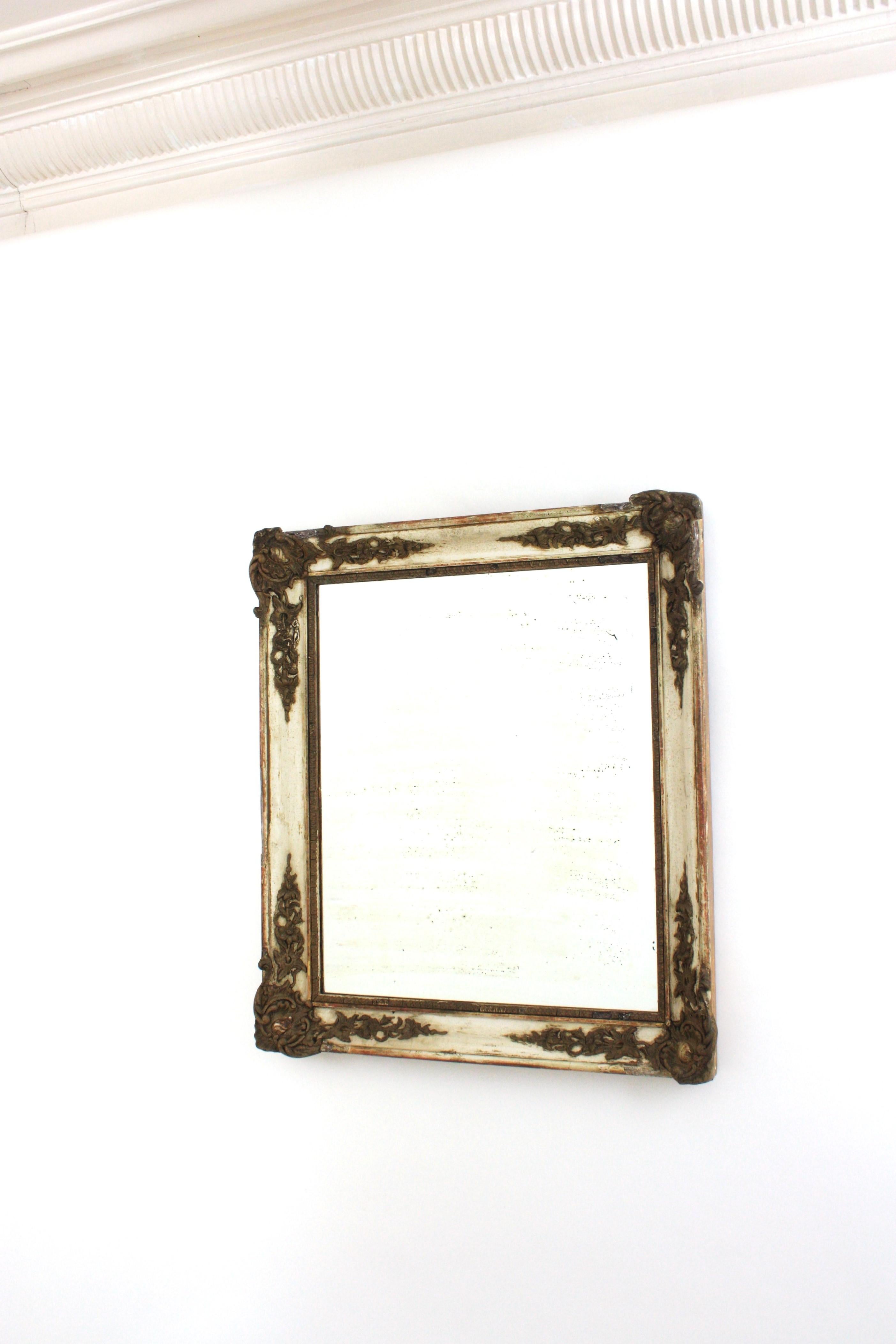 Miroir mural rectangulaire de style Empire avec cadre beige et doré en vente 2