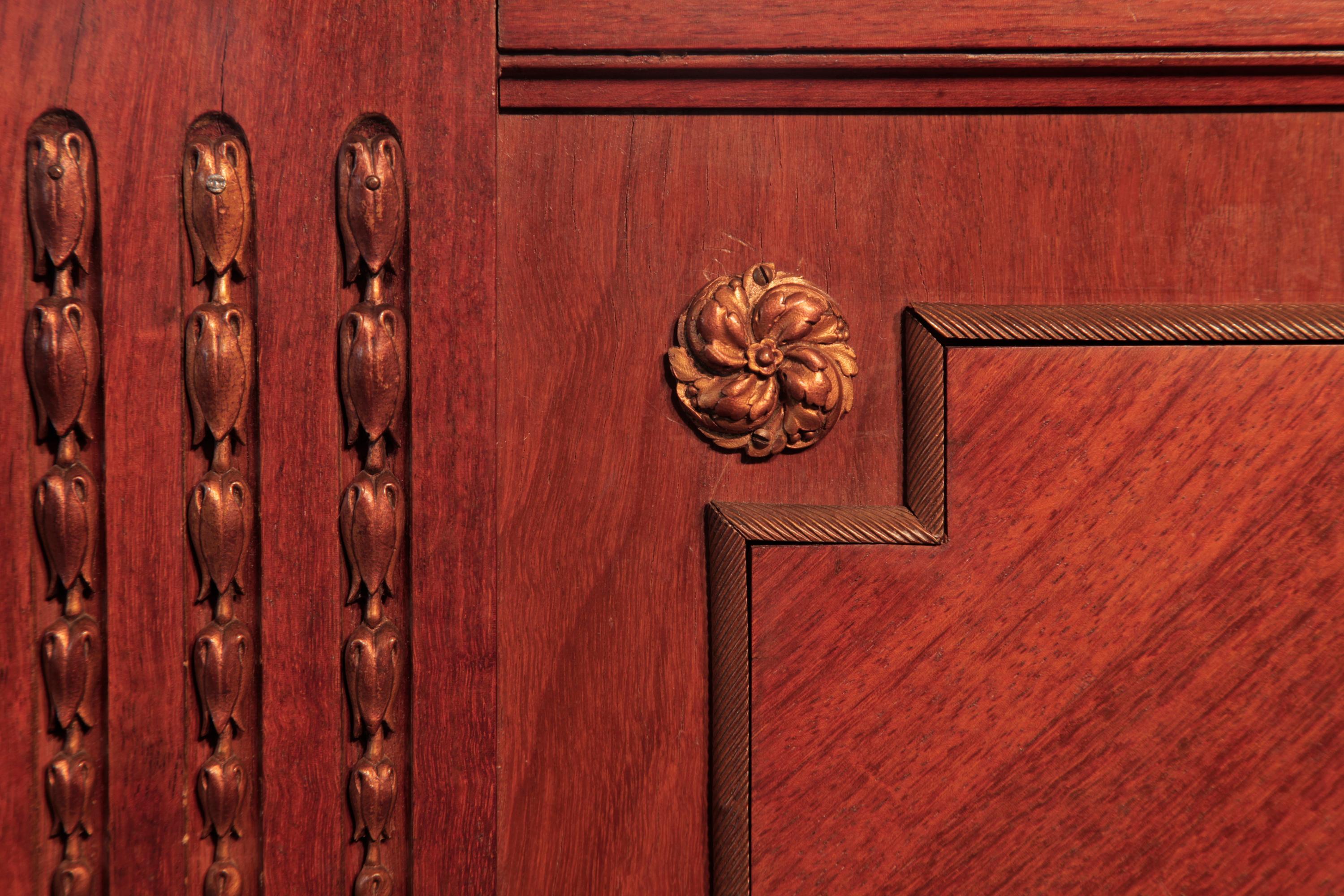 20ième siècle Piano à queue Schiedmayer de style Empire Montures en acajou taillé sur quartier et en bronze doré en vente