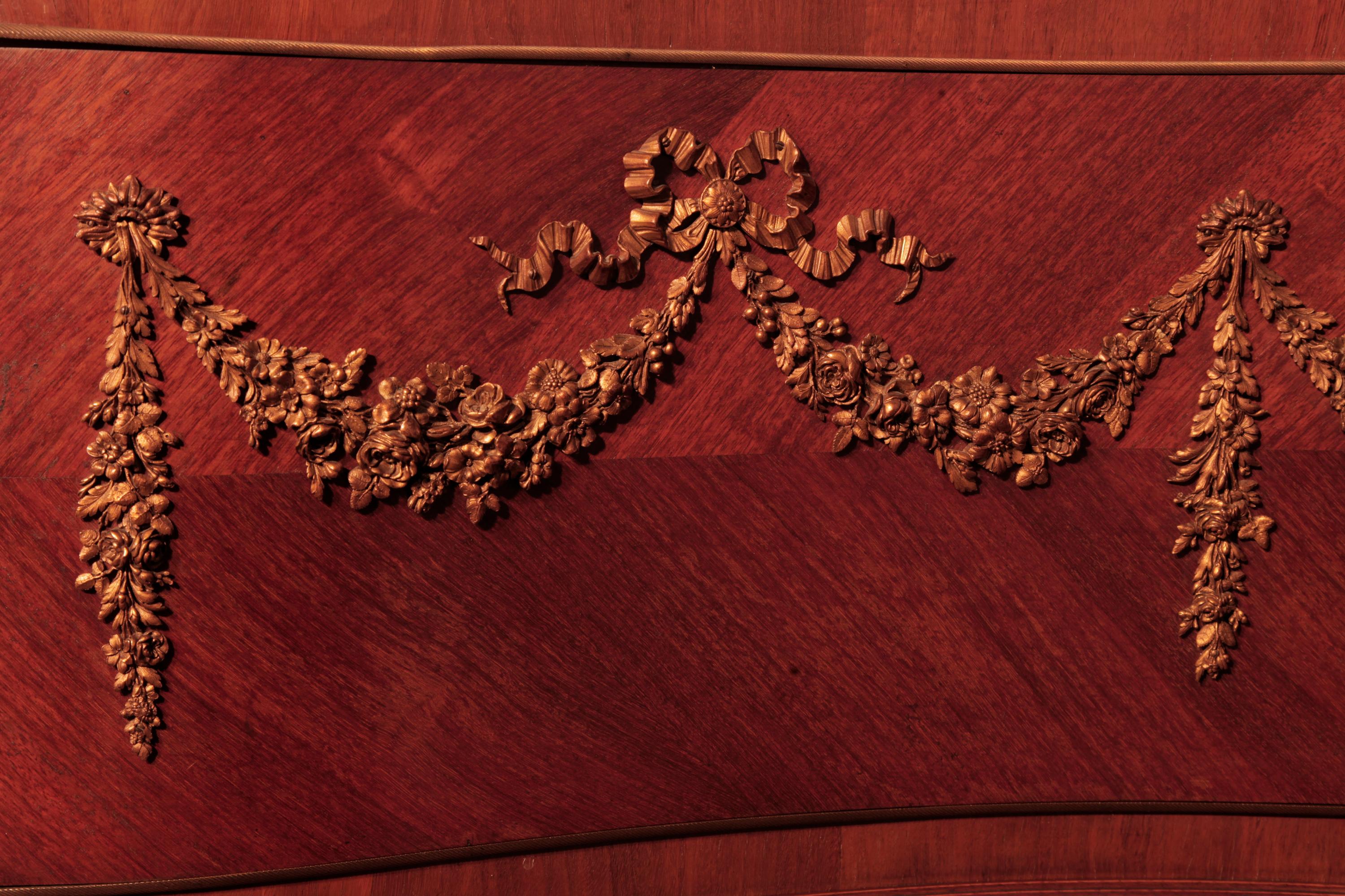 Bronze doré Piano à queue Schiedmayer de style Empire Montures en acajou taillé sur quartier et en bronze doré en vente