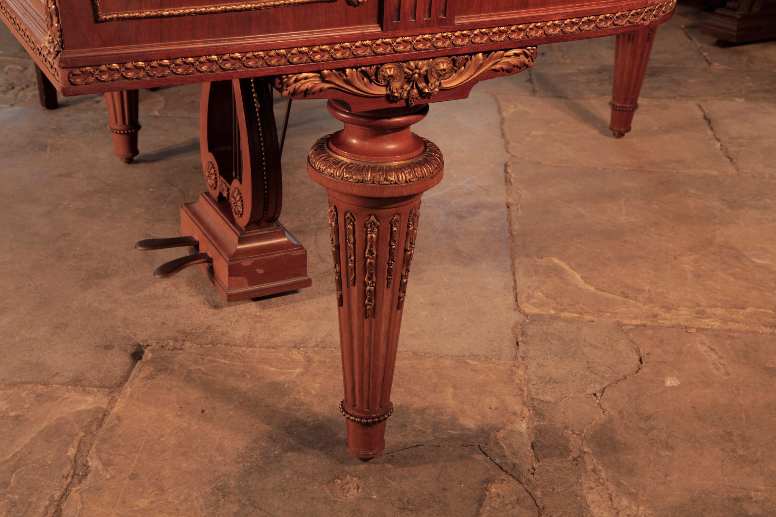 Piano à queue Schiedmayer de style Empire Montures en acajou taillé sur quartier et en bronze doré en vente 1