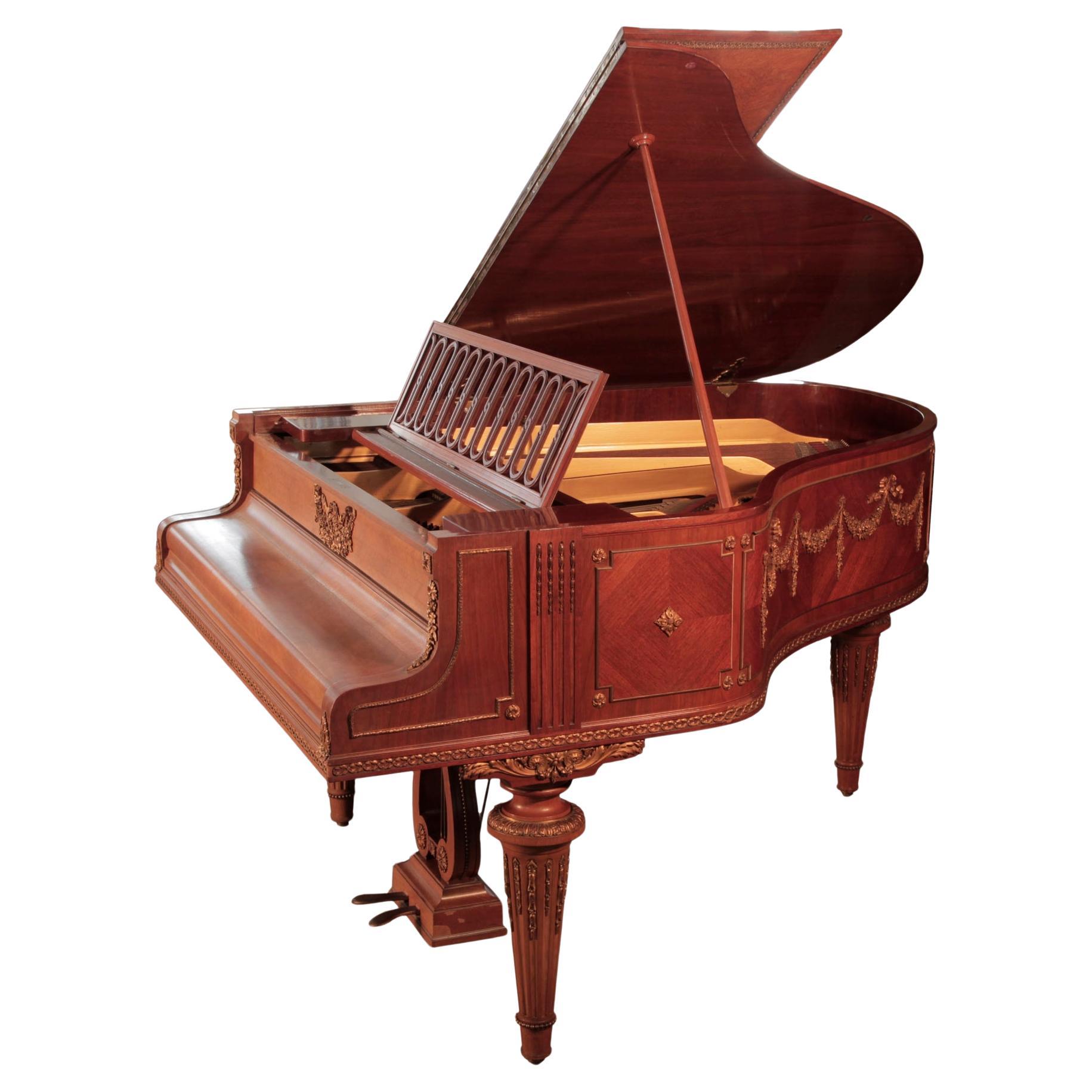 Piano à queue Schiedmayer de style Empire Montures en acajou taillé sur quartier et en bronze doré