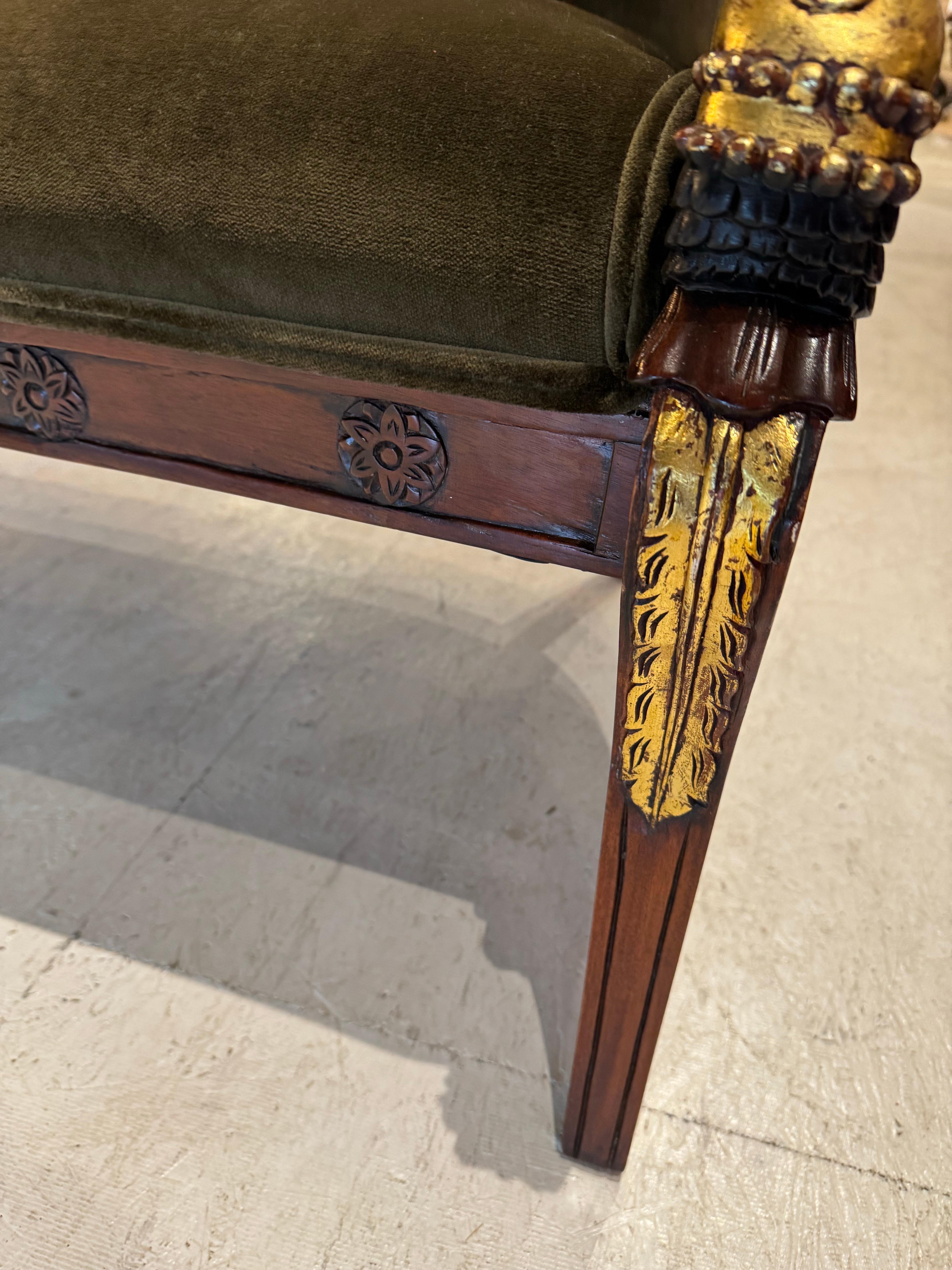 XX secolo Divano a cigno in stile impero in velluto di Oliver in vendita