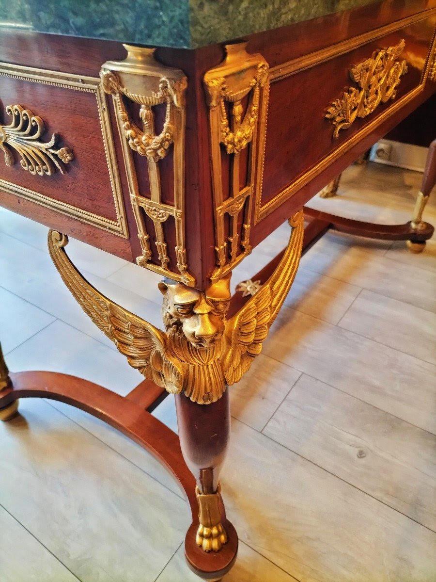 Tisch im Empire-Stil, Schreibtisch aus vergoldeter Bronze, Mahagoni und Marmor. 4