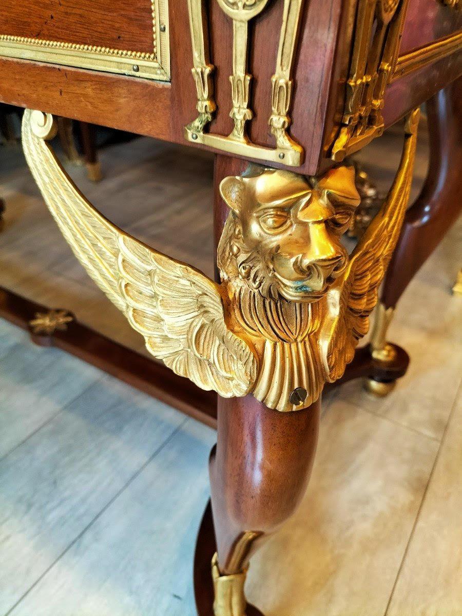 Tisch im Empire-Stil, Schreibtisch aus vergoldeter Bronze, Mahagoni und Marmor. (Französisch)