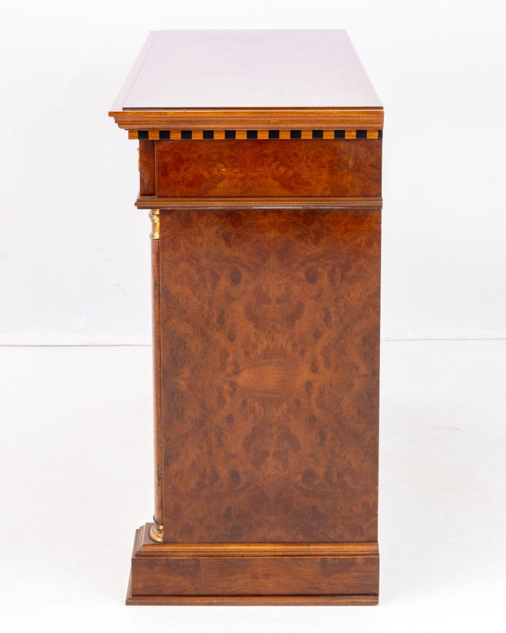 Ottone Buffet in noce stile Impero in vendita