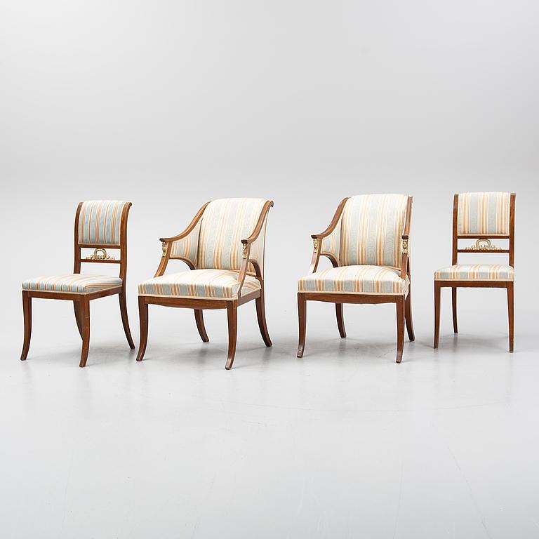 Groupe de salon suédois Empire avec cariatides dorées et décorations de couronnes de laurier Bon état - En vente à New York, NY